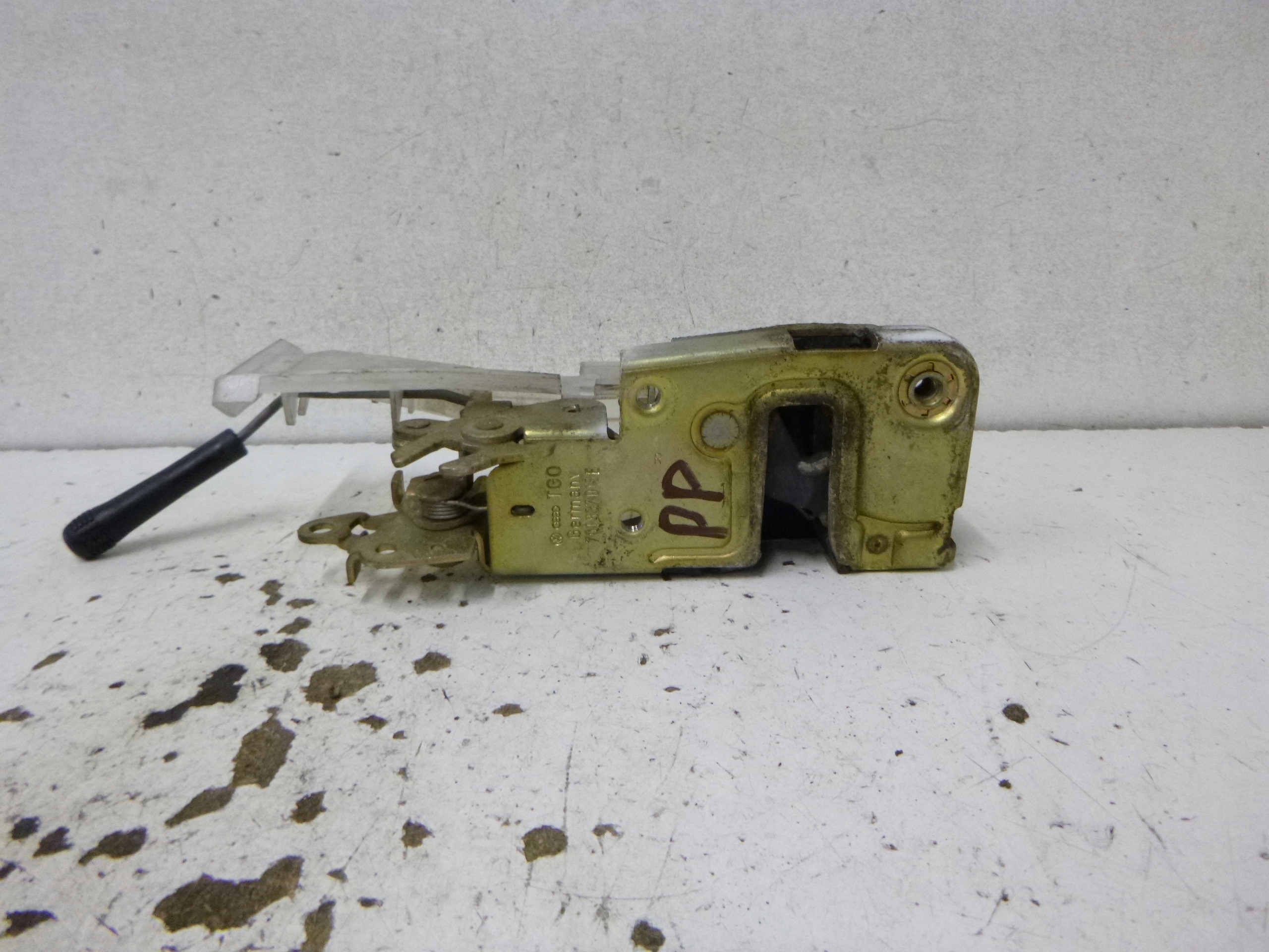 lock front right VW TRANSPORTER T4 701837016D