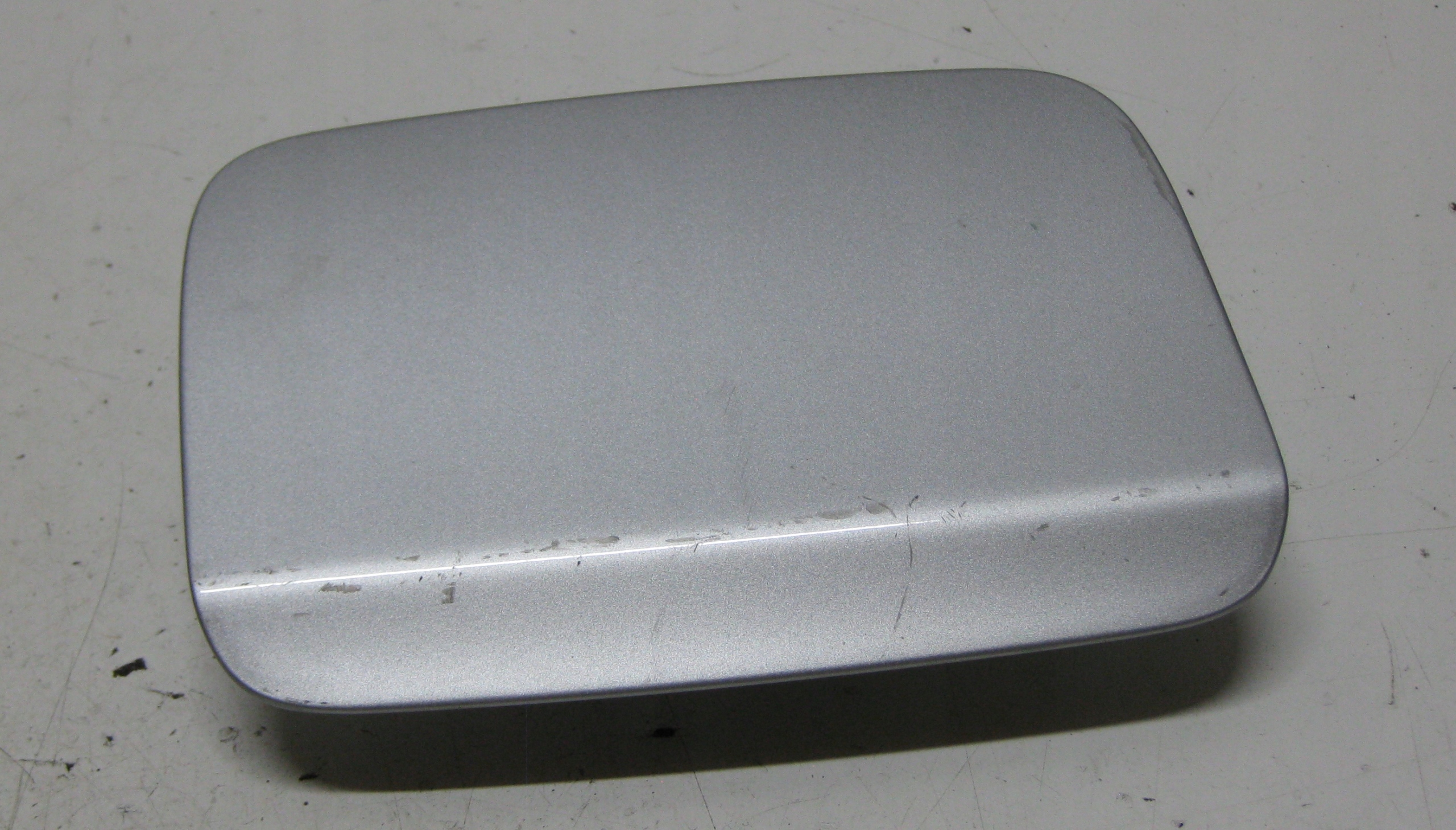 BMW E91 2.0 D 09R Tankklappe des Kraftstoffsbehälters