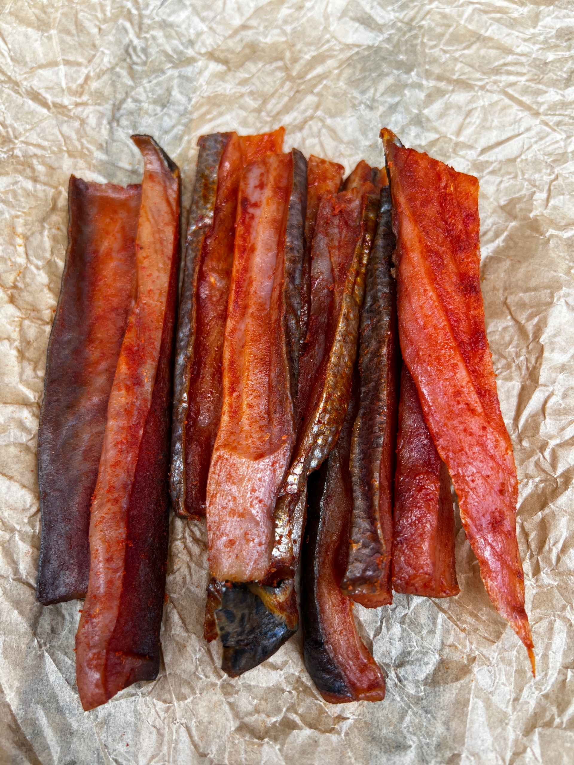 Levně Sušené proužky z Fileta Losos Keta se sladkou paprikou 500 g svačinka k pivu