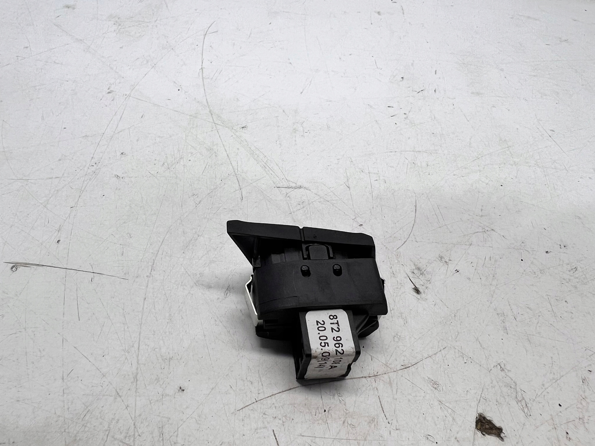 switch GUZIK BLOKADY door right AUDI A5 8T 8T2962108A