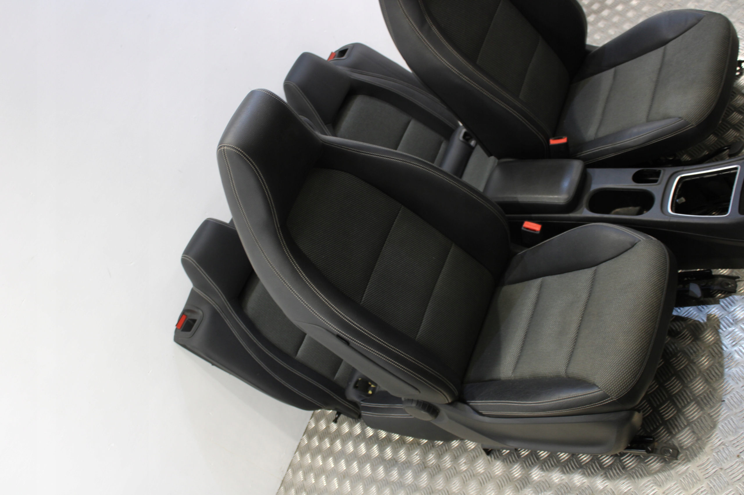 seats semi leather inner upholstery MERCEDES CLA W117