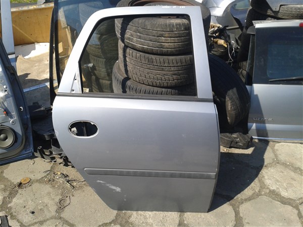 Задняя правая дверь OPEL MERIVA a LIFT Z163
