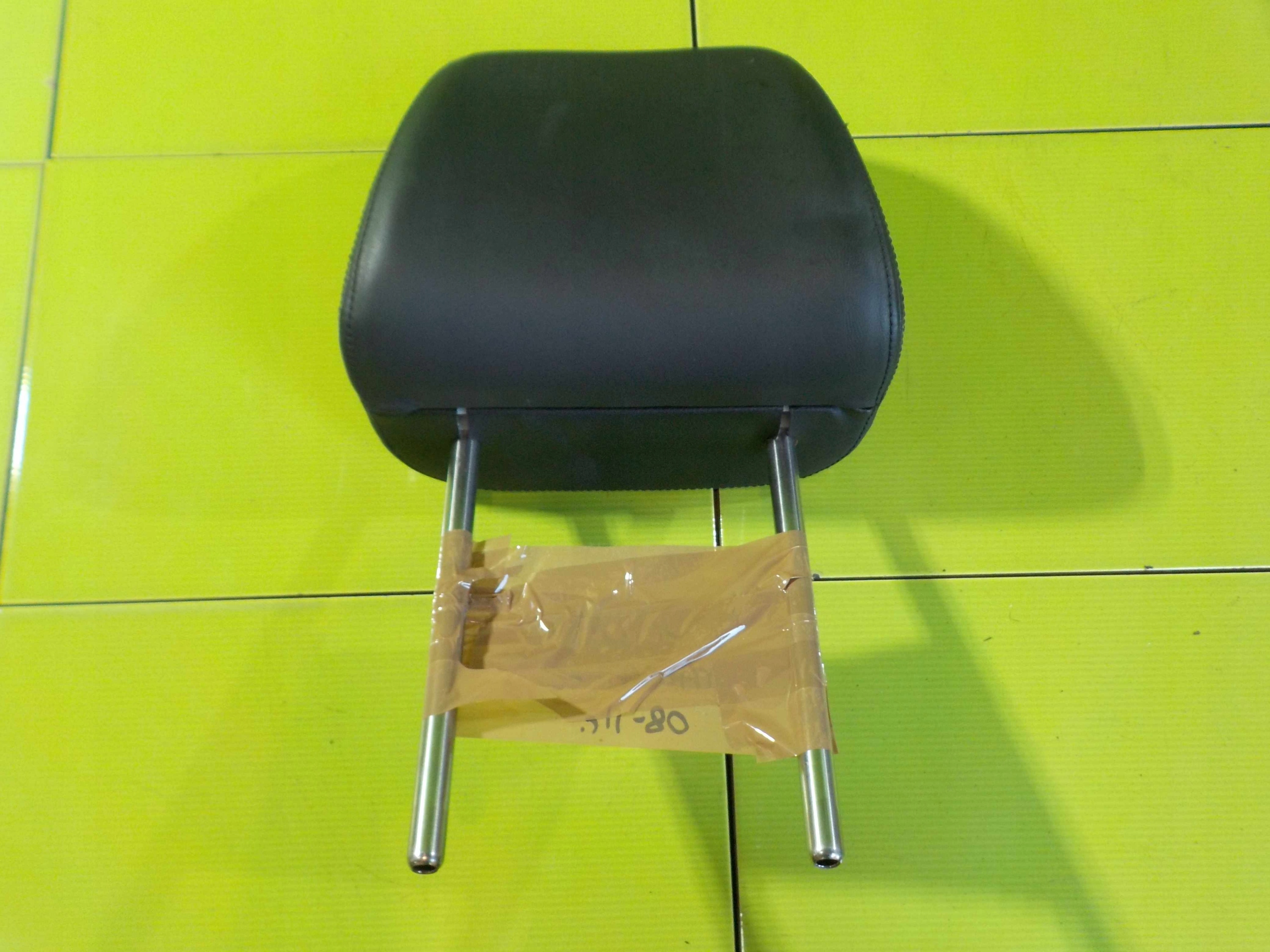 VW PASSAT CC 09R подголовник передний правый