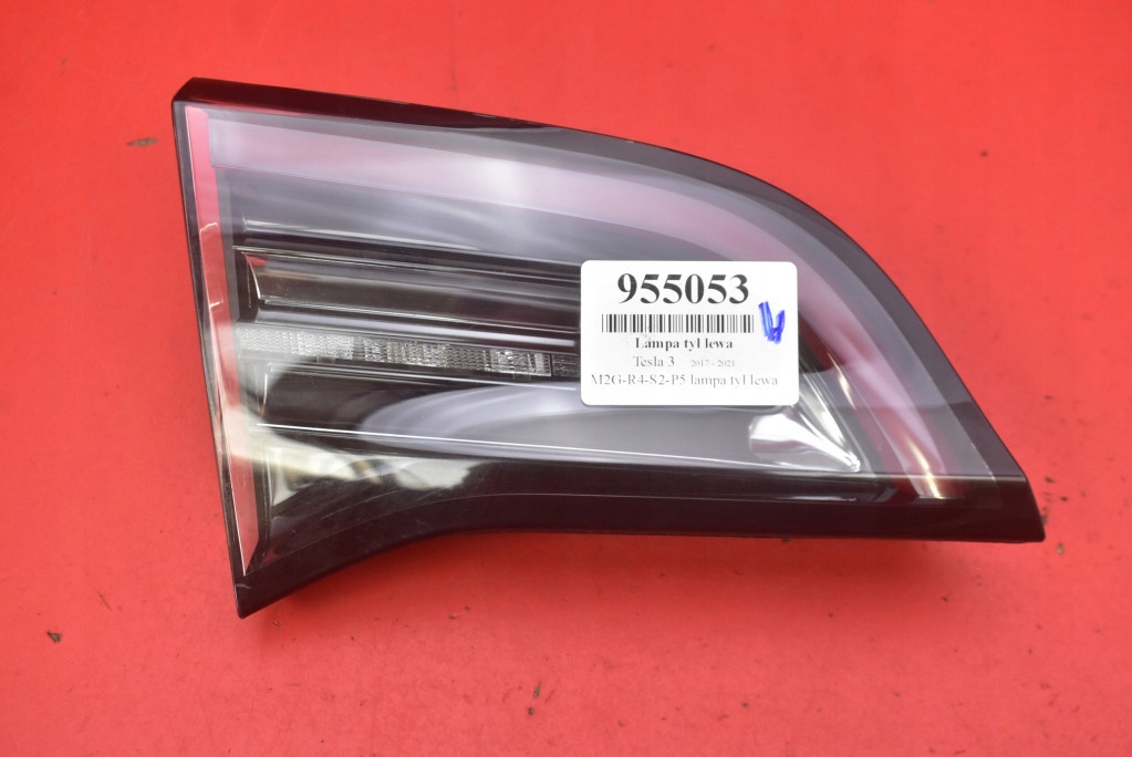 LAMPA LEWA TYŁ TYLNA LED 1077403-00-B TESLA MODEL 3 17-21