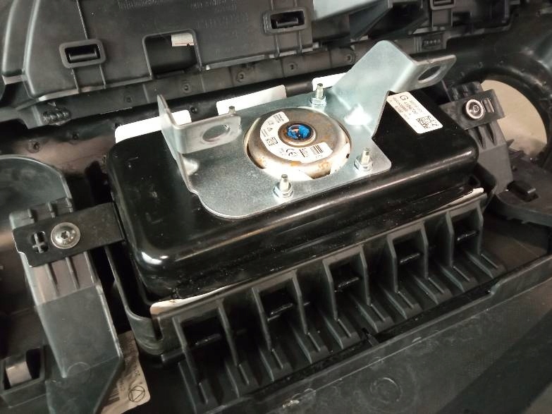 palubna doska kokpit PULPIT airbag spolujazdca Renault Clio IV (2012-)