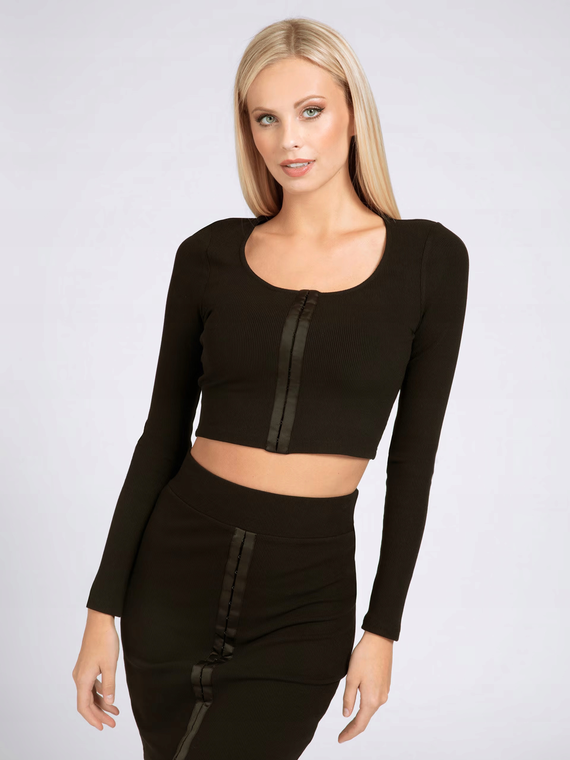 Košile Guess černá W1RP09K8RT2 velikost M