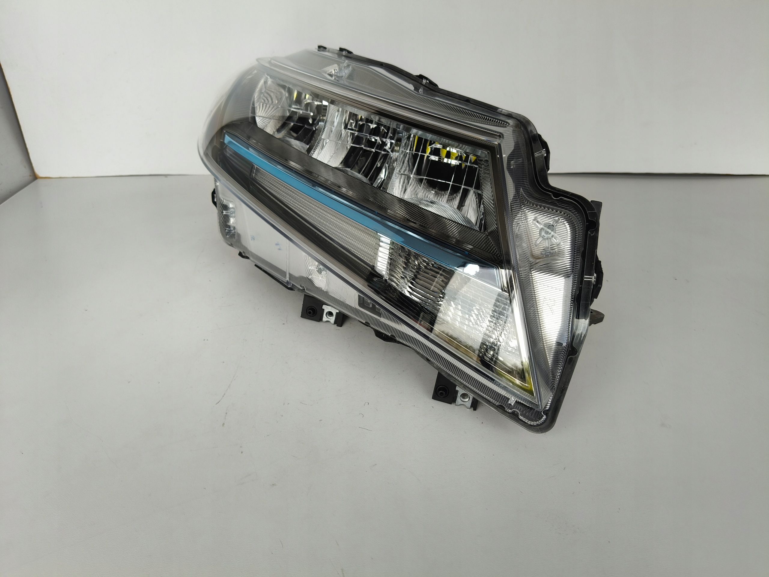 light right REFLEKTOR SUZUKI VITARA III 18- LIFT FULL LED