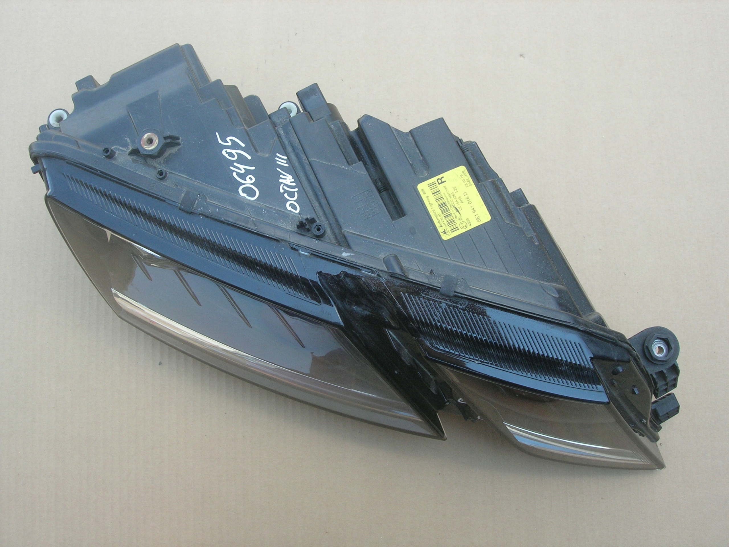 REFLEKTOR R OCTAVIA III FL FULL LED 5E1941016D Numer katalogowy części 5E1941016D