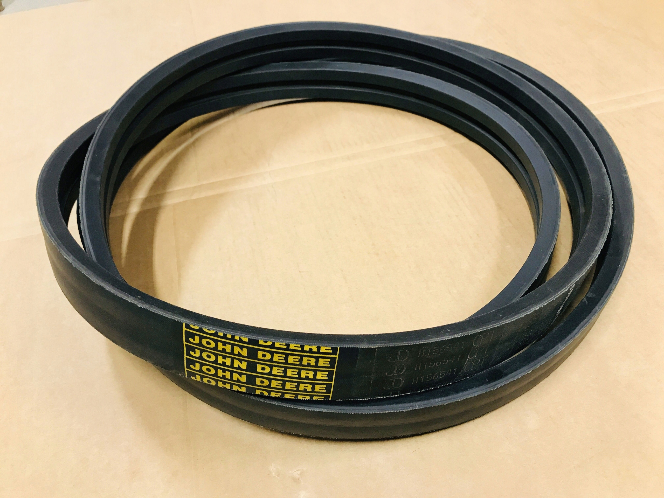 PAS KLINOWY PODAJNIKA JOHN DEERE ORYGINAL H156541