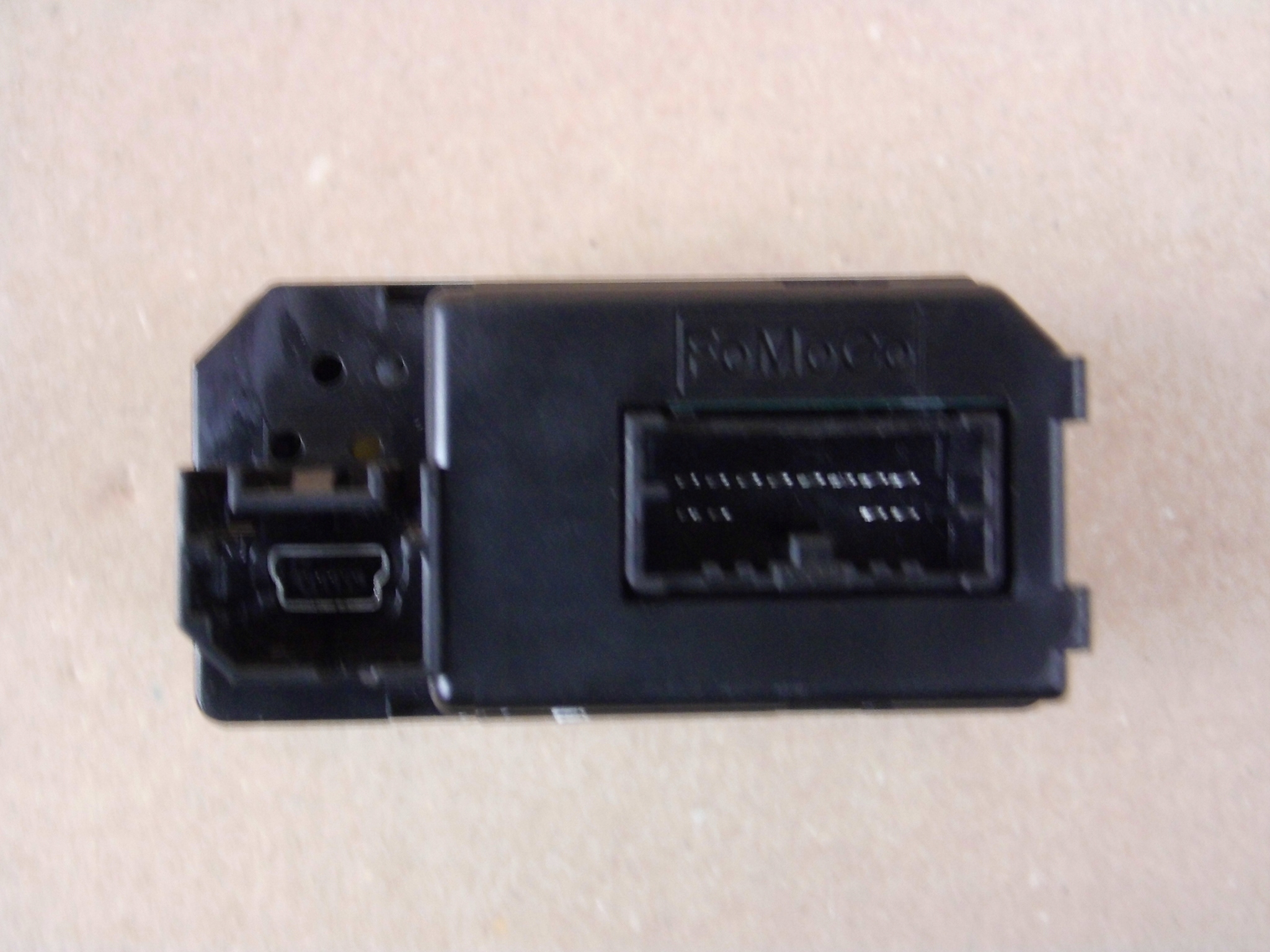Ford Kuga II MK2 2015 2016 adapter USB port card reader SD F1CT-14F014-AA