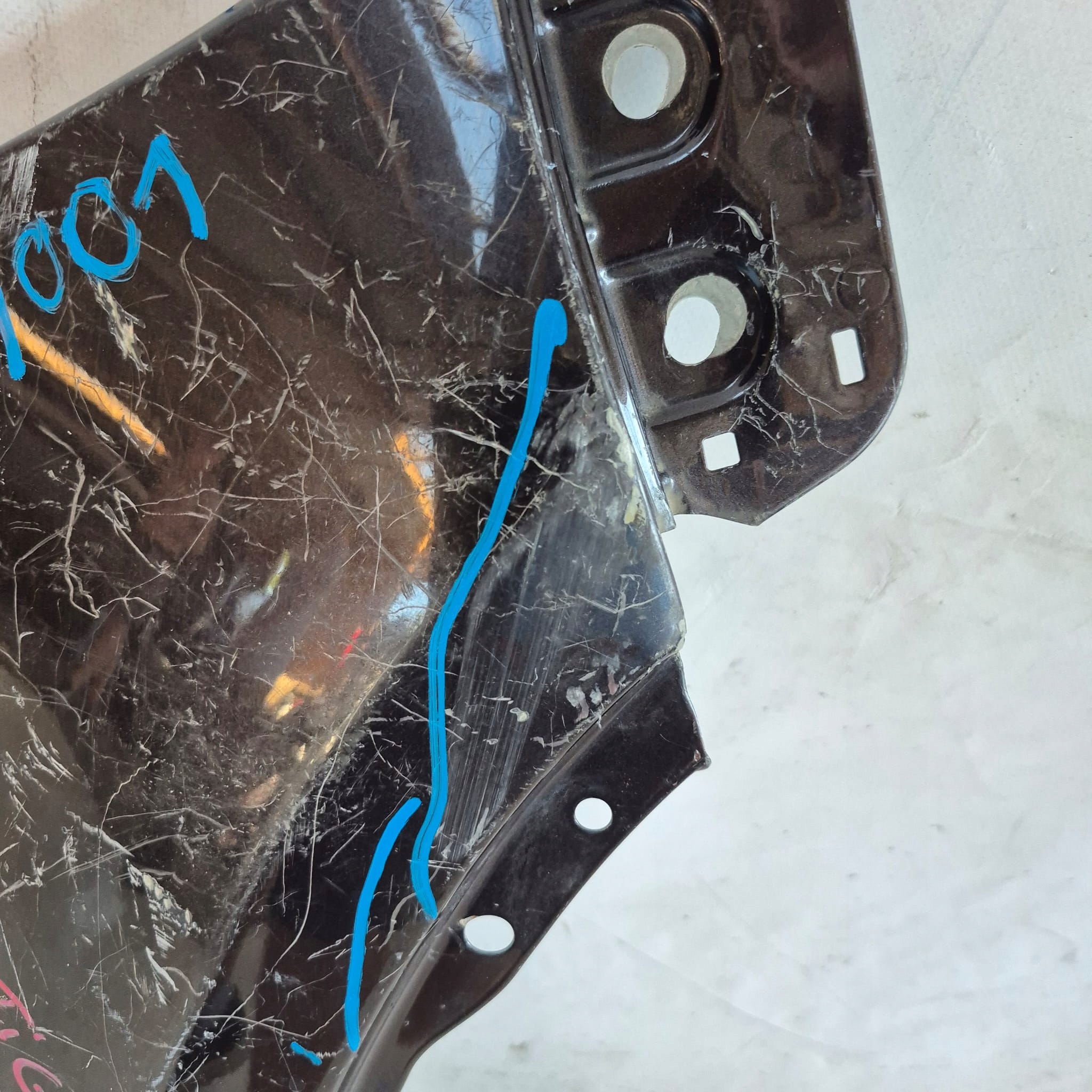 VW TIGUAN and 1 07-16 fender front front right