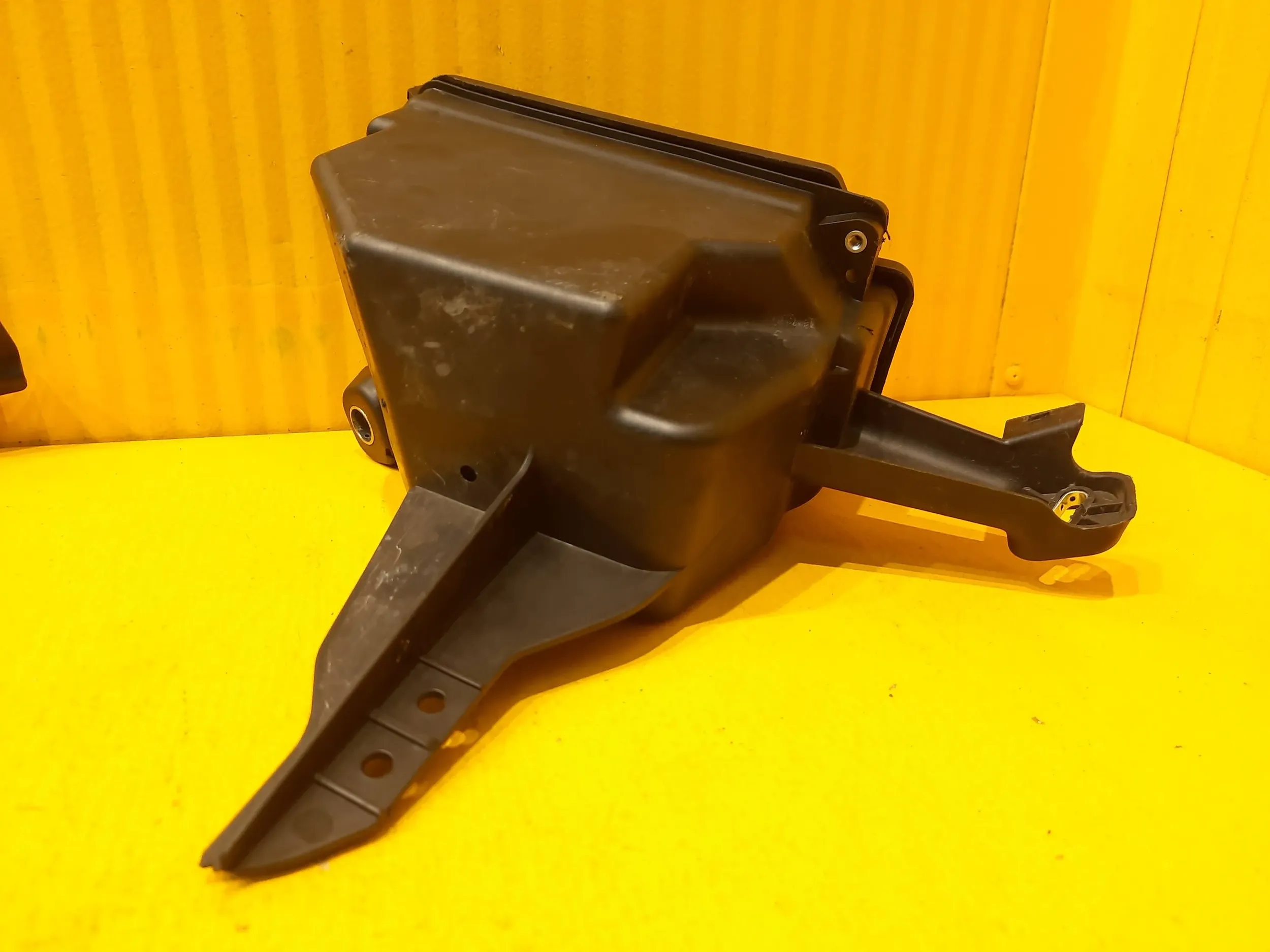 Mercedes-Benz GLE W167 SKRZYNKA BEZPIECZNIKÓW Typ samochodu Samochody osobowe