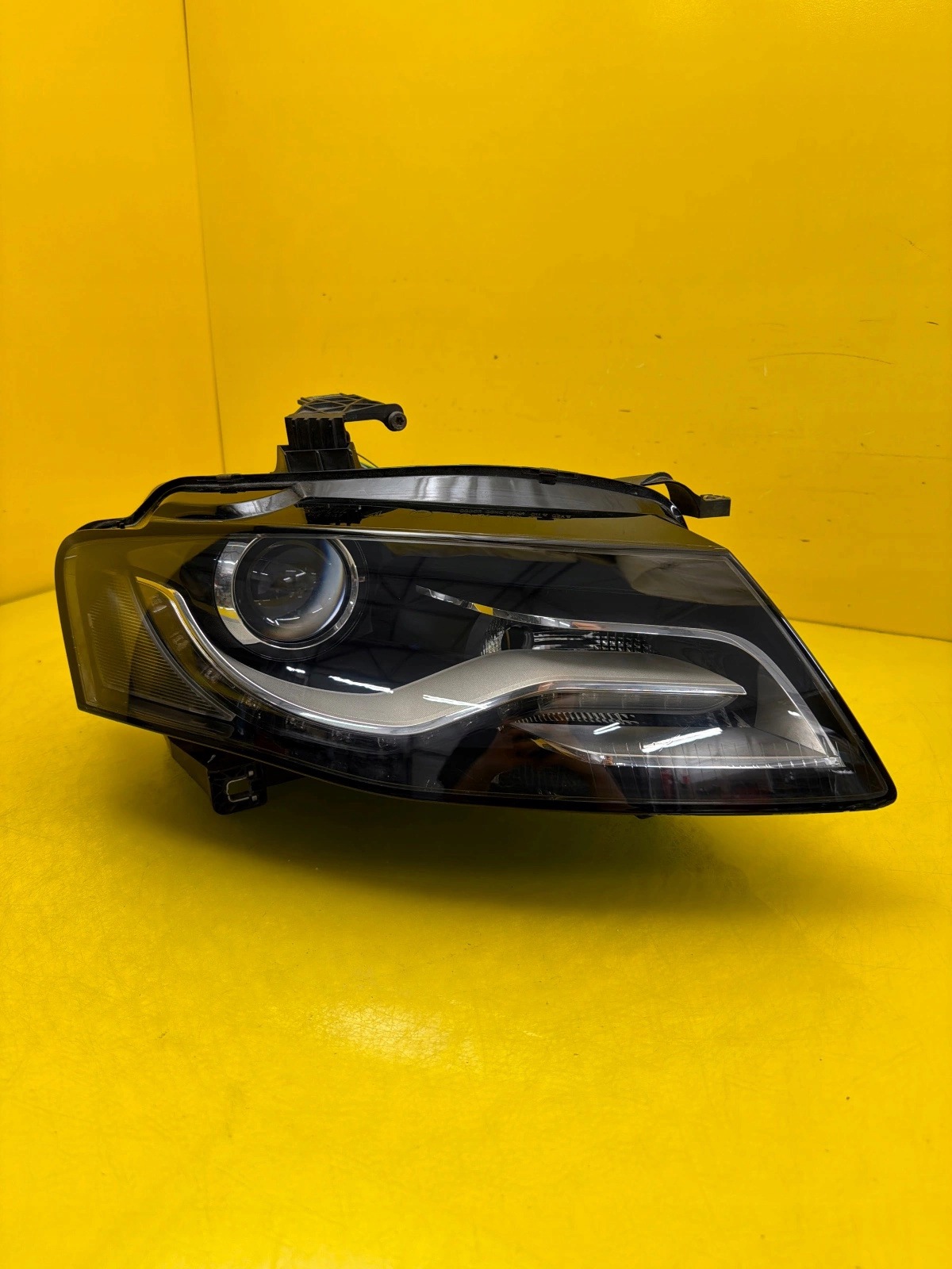 light right Audi A4 B8 8K0 Xenon non-setting 8K0941004C