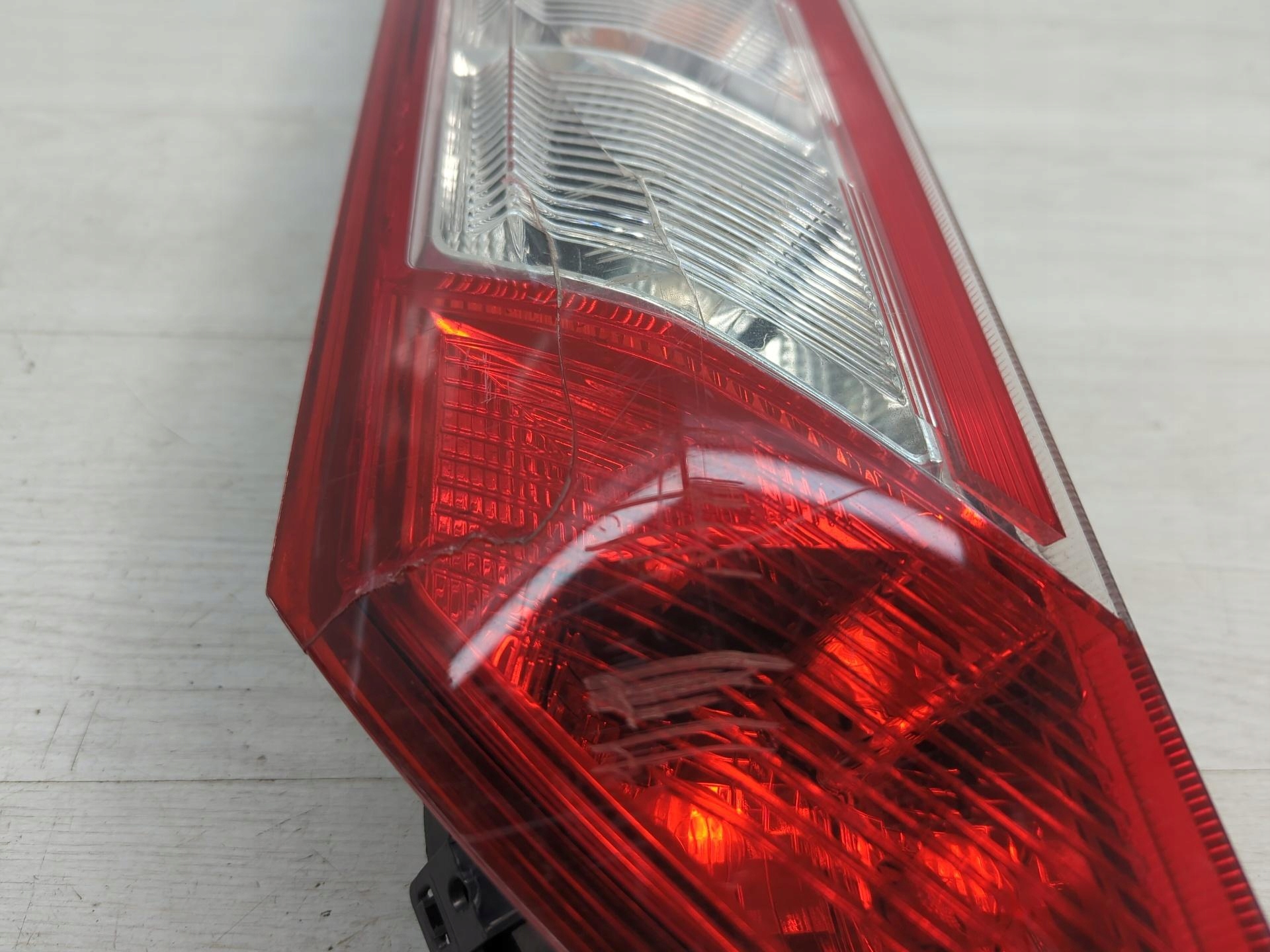 фонарь левый FORD TRANSIT BK2113405