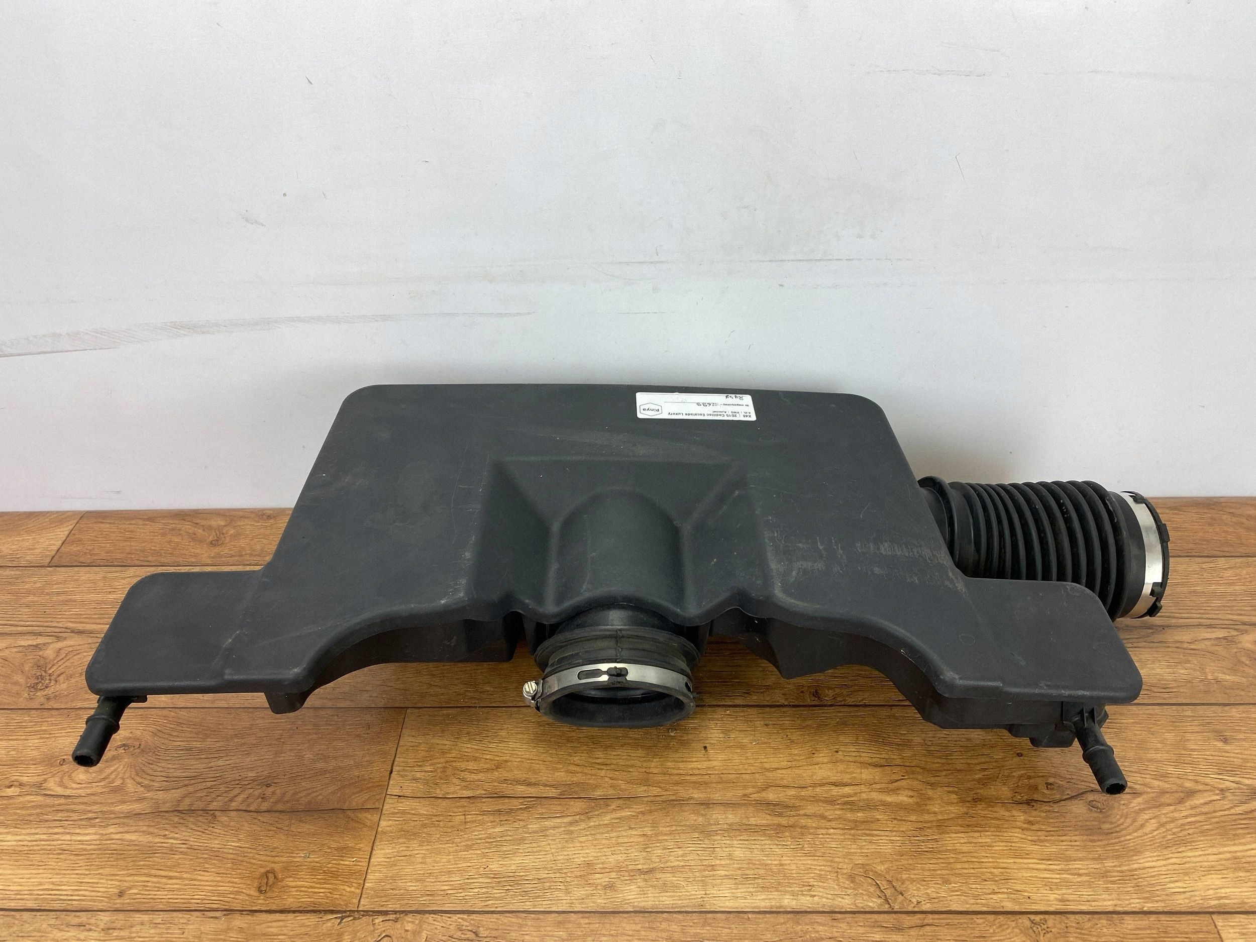 Rezonator dolotu Cadillac Escalade IV 2015+