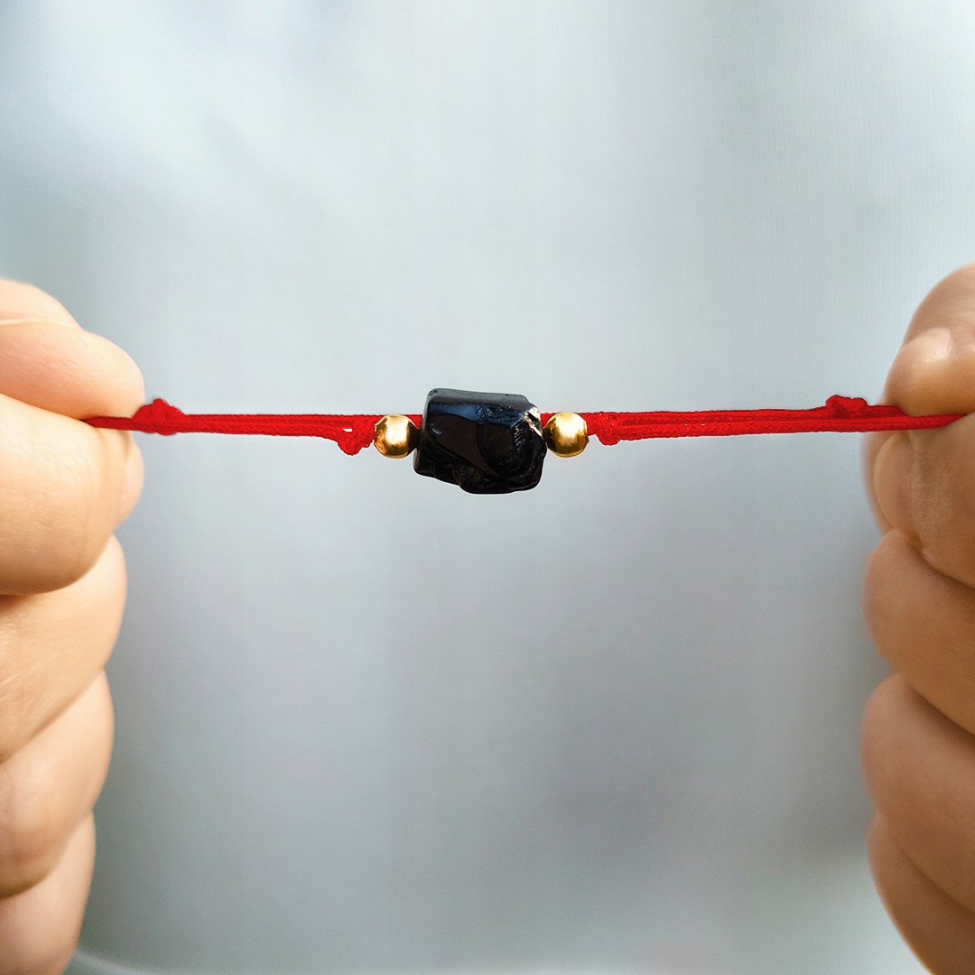 BRANSOLETKA CZARNY TURMALIN SZCZĘŚCIA CZERWONA Z KAMIENIA TURMALIN SZNUREK Długość całkowita 25 cm