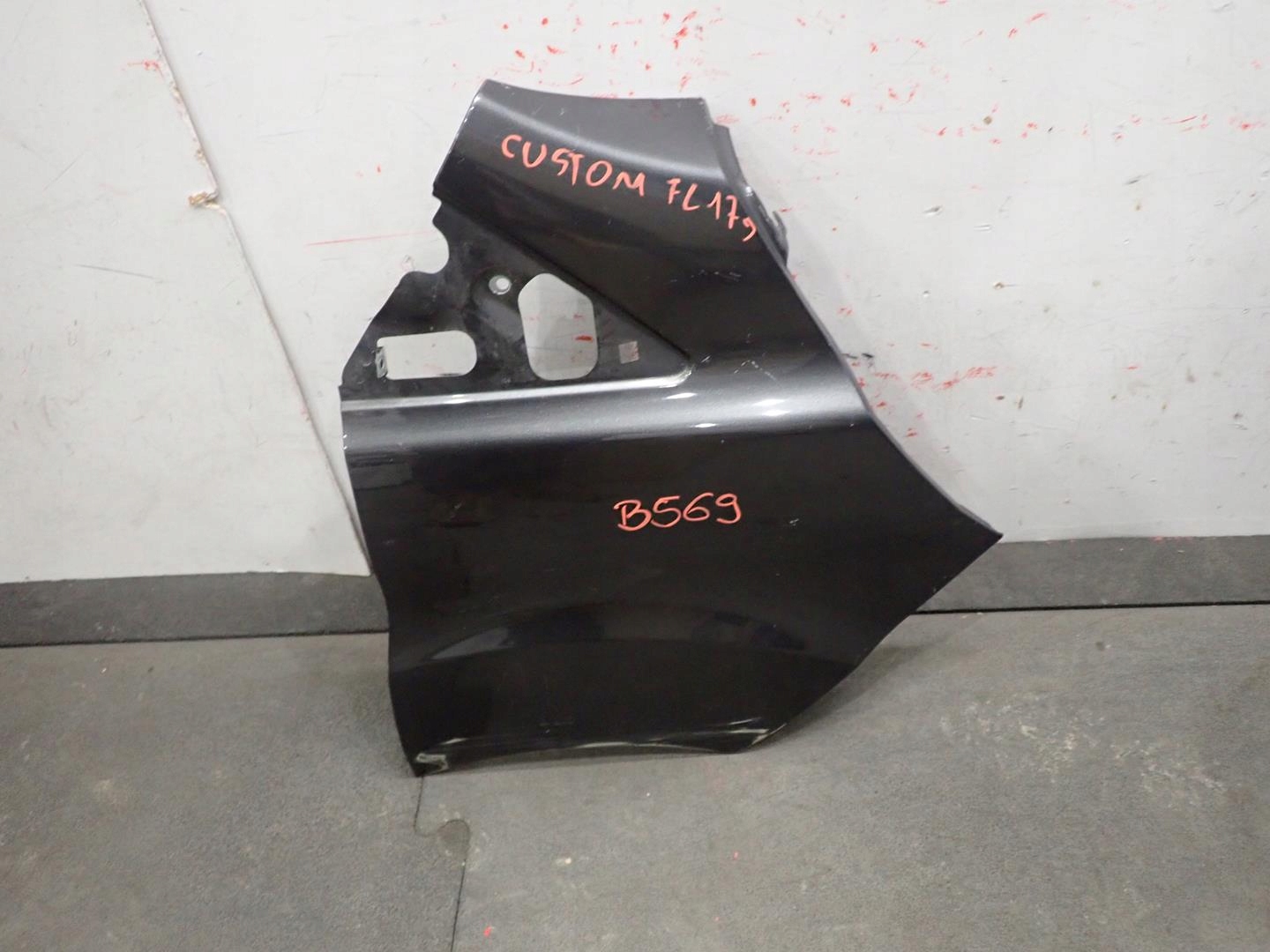 fender front front right FORD CUSTOM LIFT 2017
