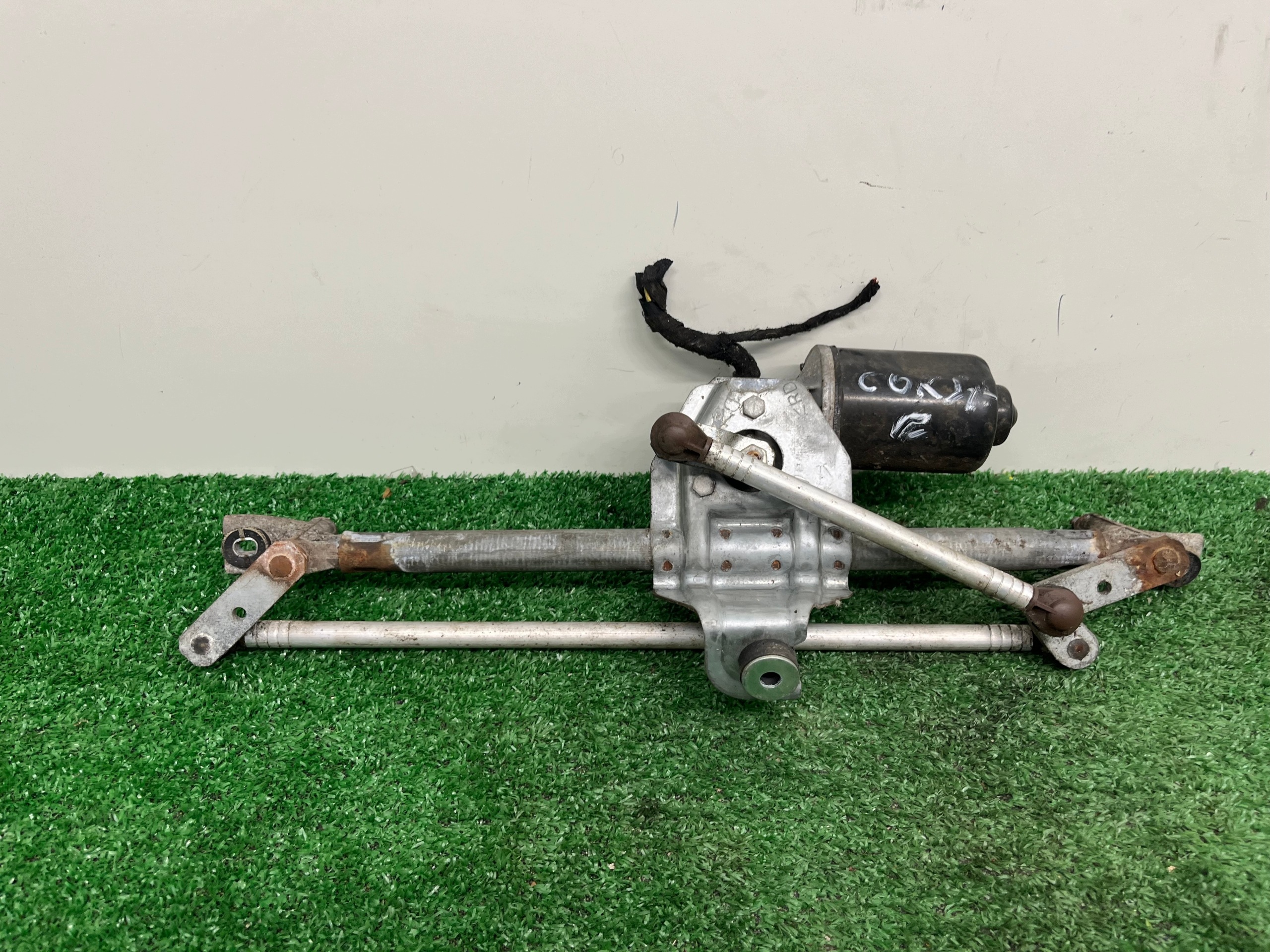 wiper mechanism front OPEL CORSA C 23001250