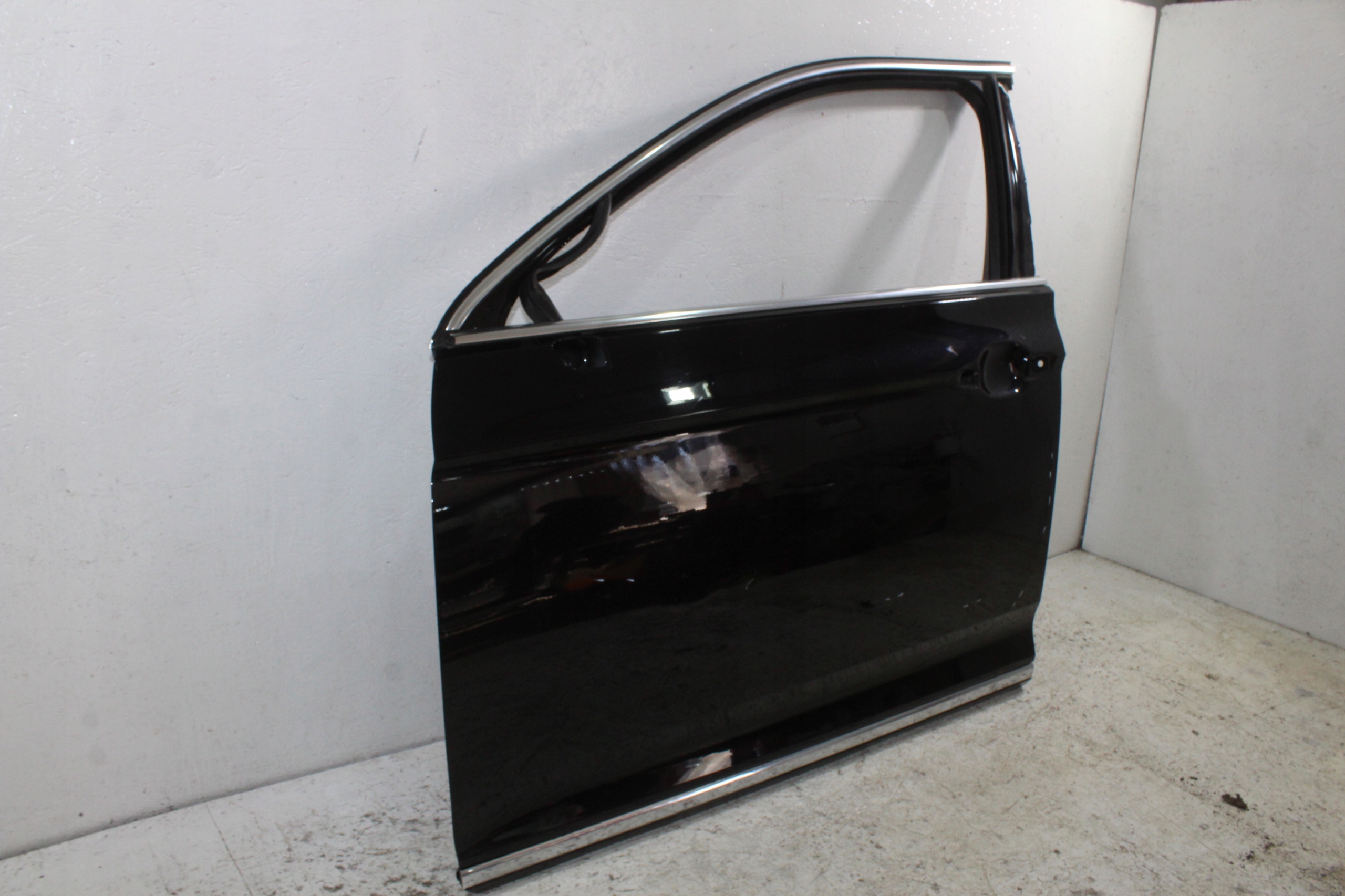 VW Passat B8 door left front front 3G0831311L