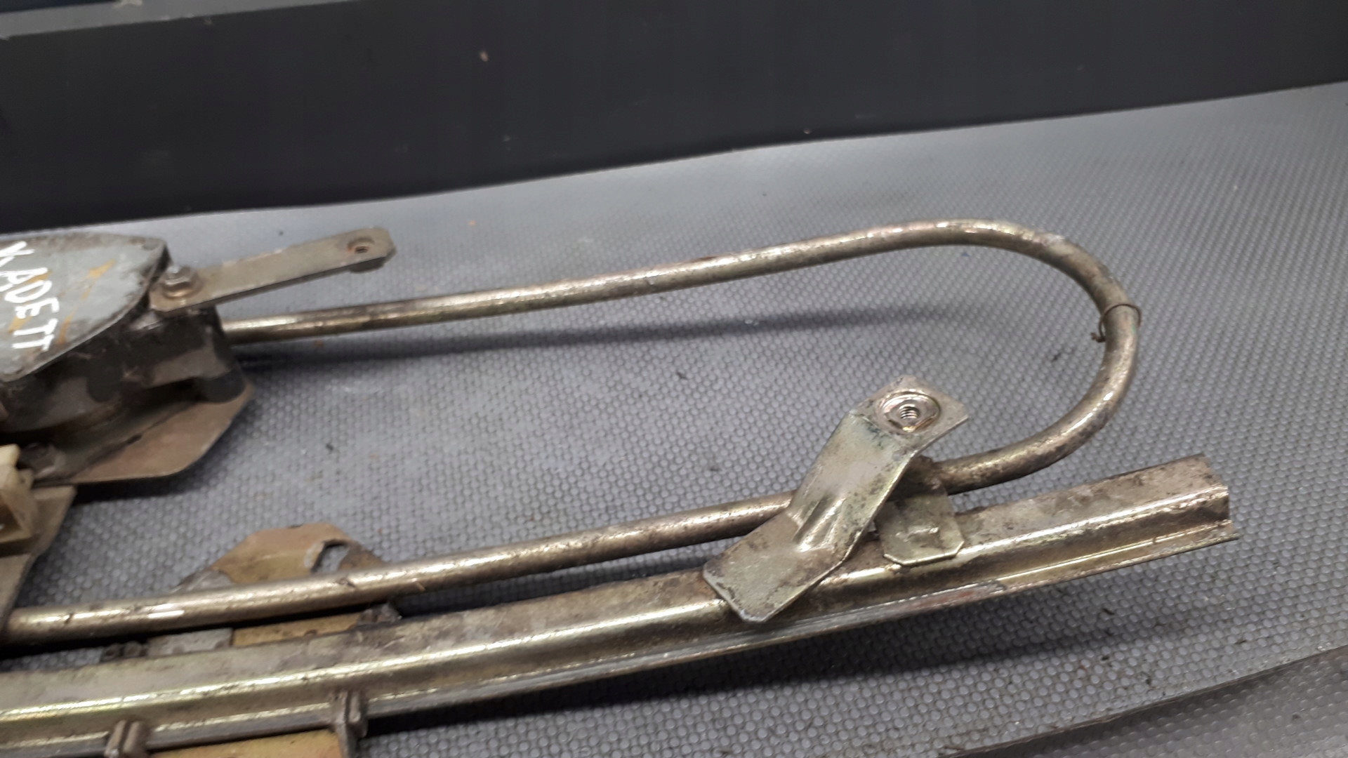 0130821070 Mechanizm szyby kadett Numer katalogowy części 0130821070