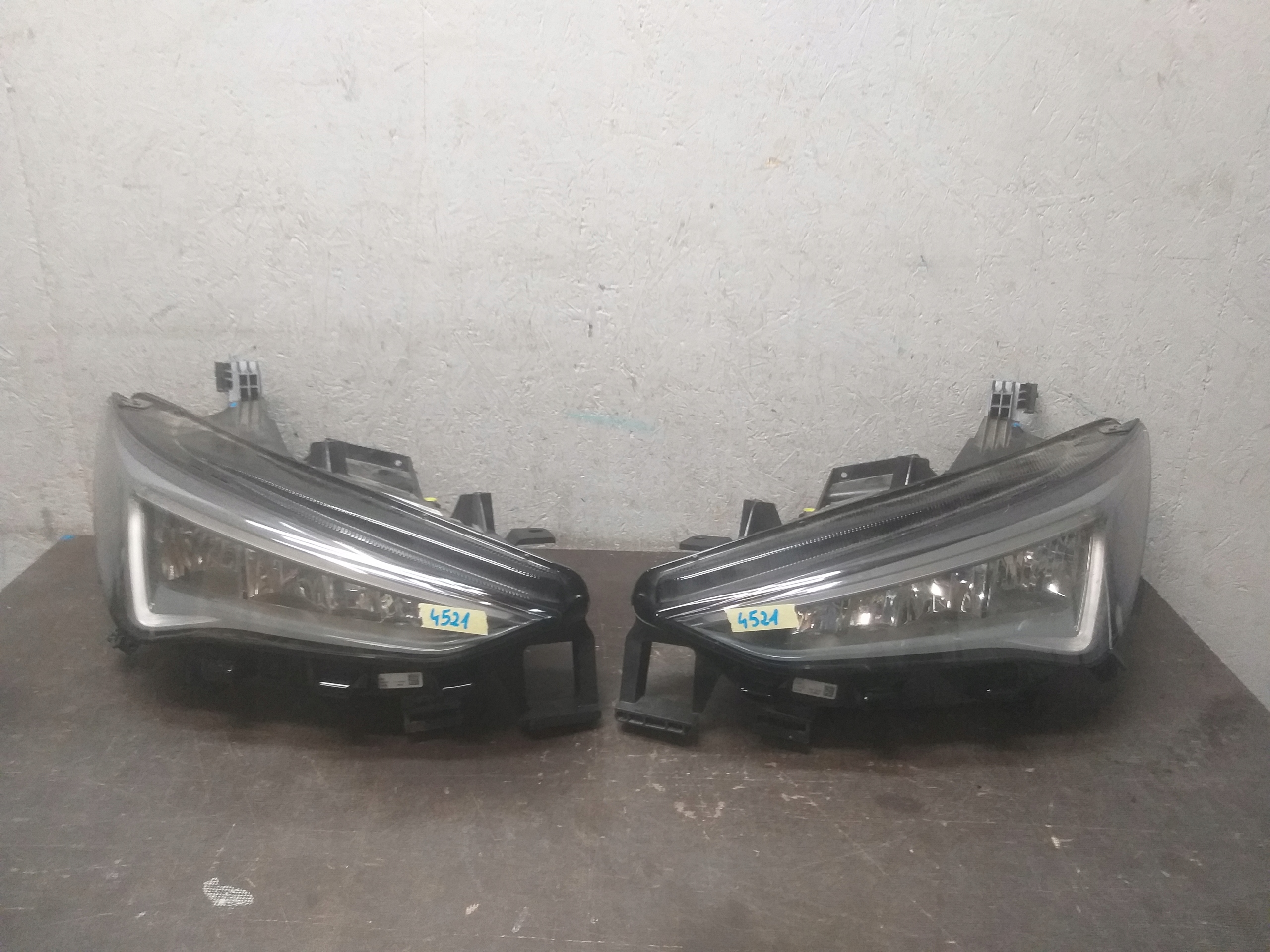 light lights front right left CUPRA BORN FULL LED 10F941008H 10F941007J