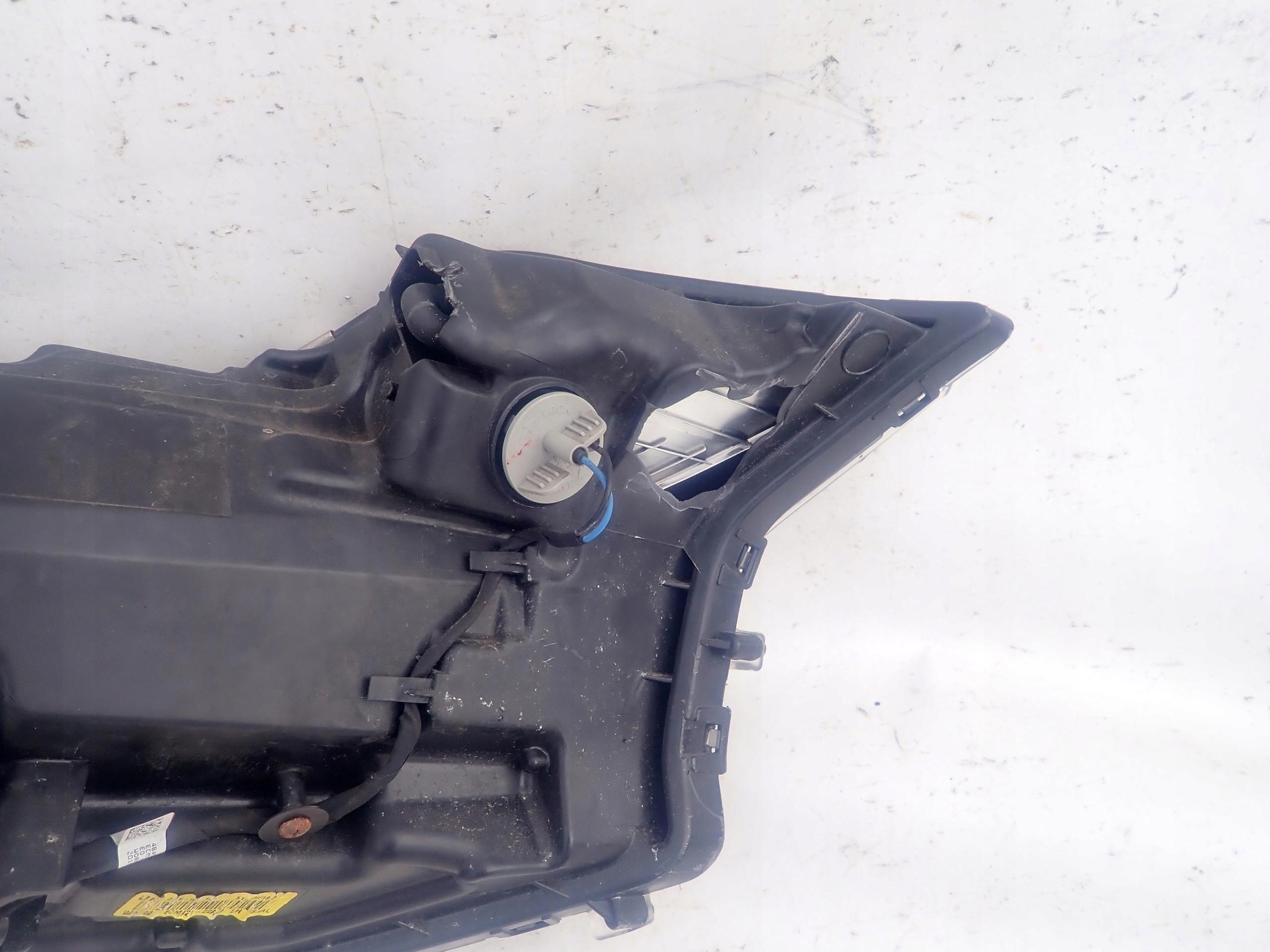 MITSUBISHI OUTLANDER III LIFT light left front