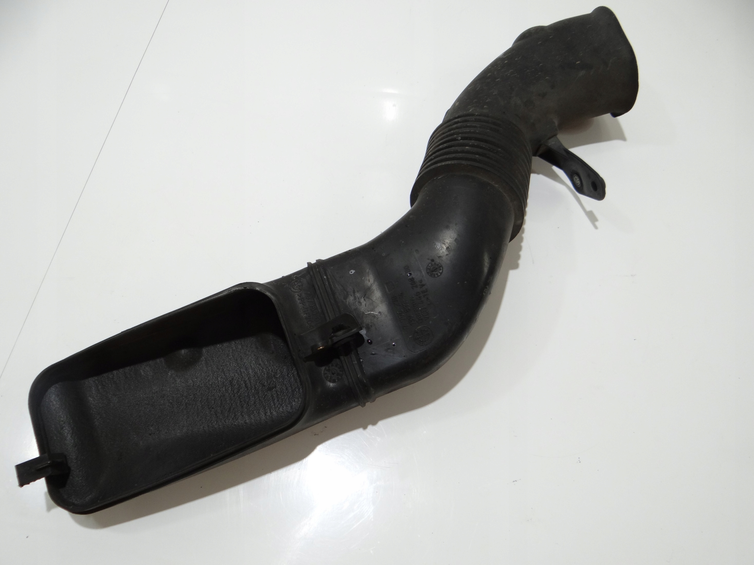 pipe air hose BMW E60 E61 LCI 204D4 7796270 (4822814)