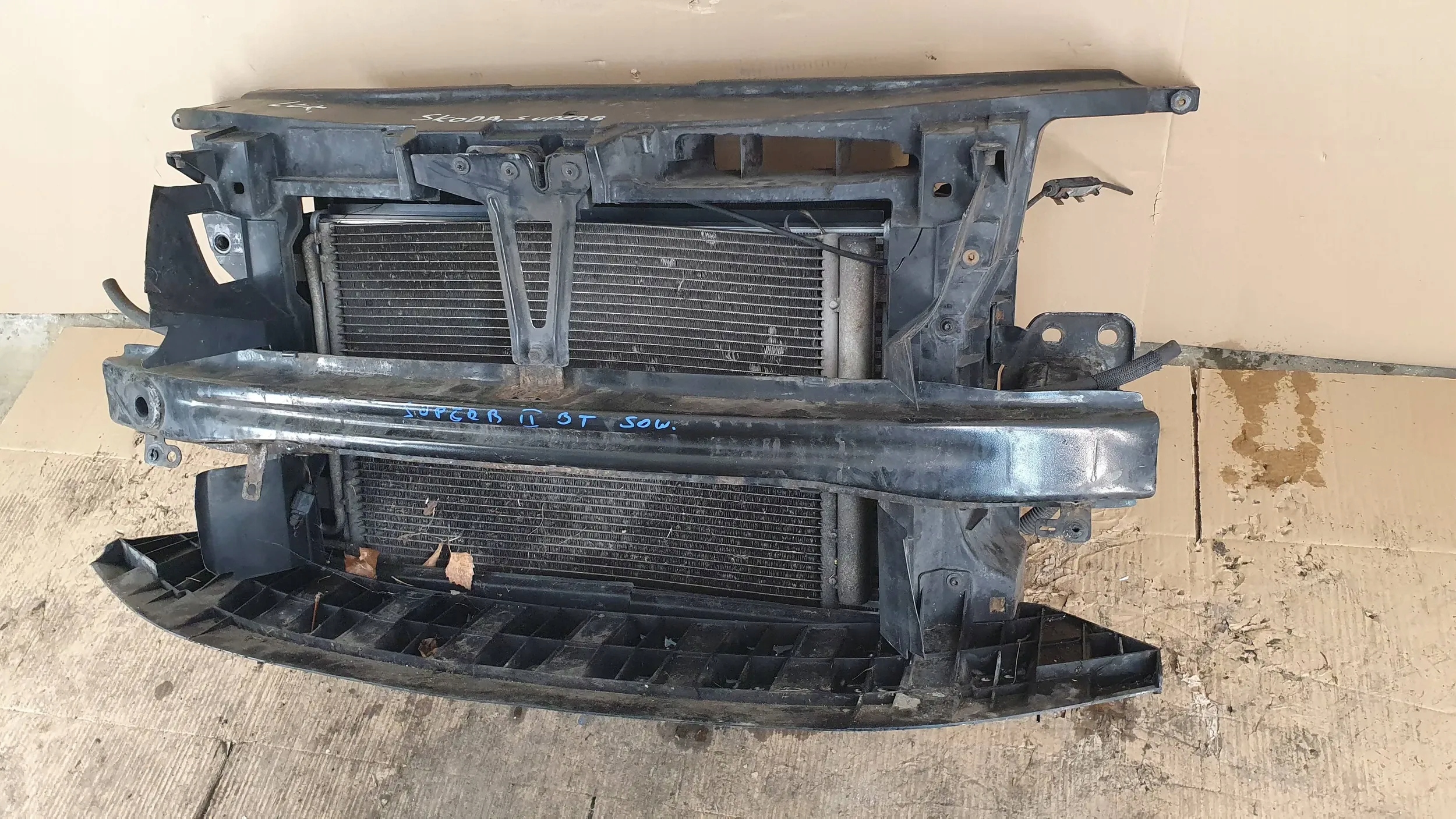 Skoda Superb 2 II 3T 09- 2.0 TDI support panel for radiators pillar radiator $