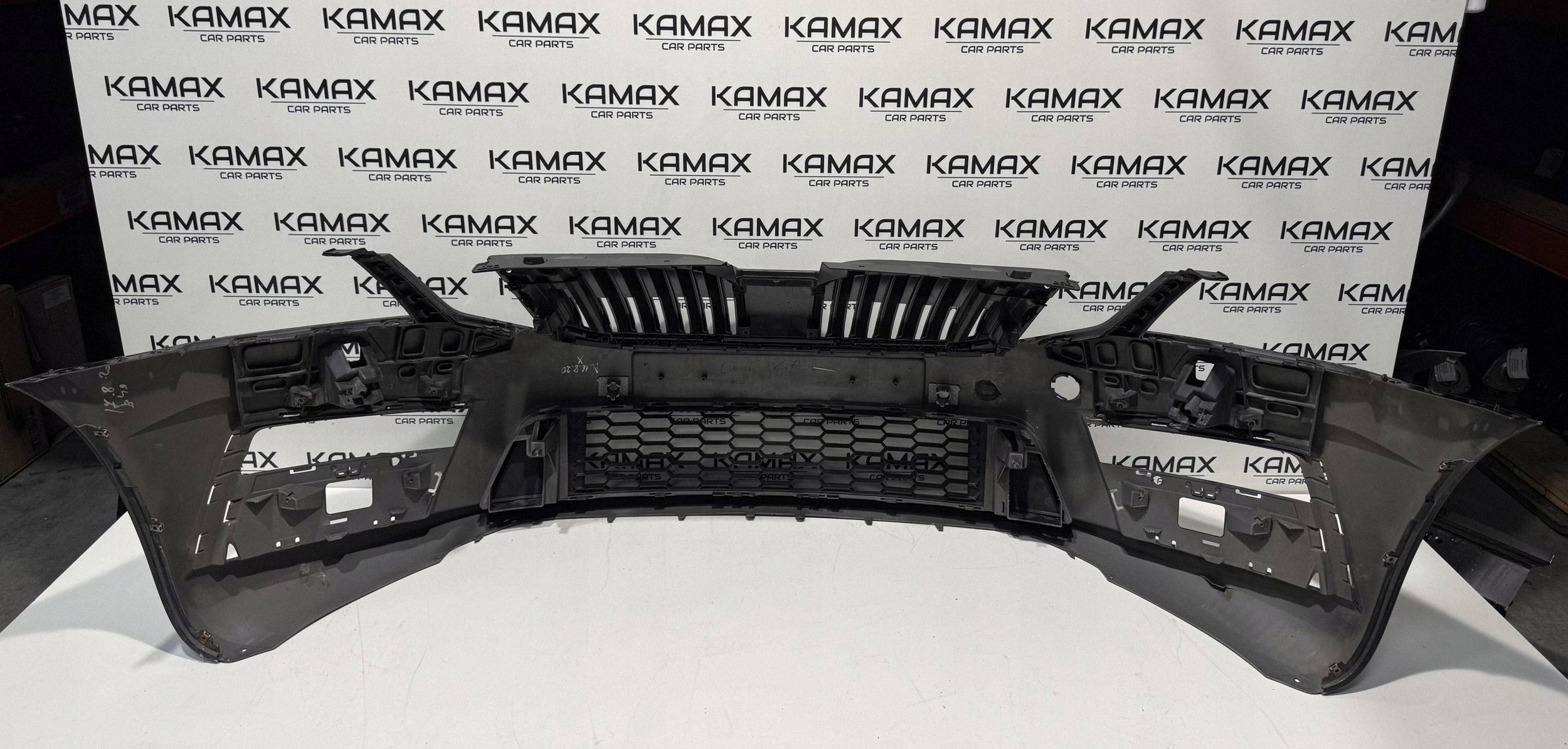 front bumper grille SKODA OCAVIA III RS 12- PDC washers 5E0807221