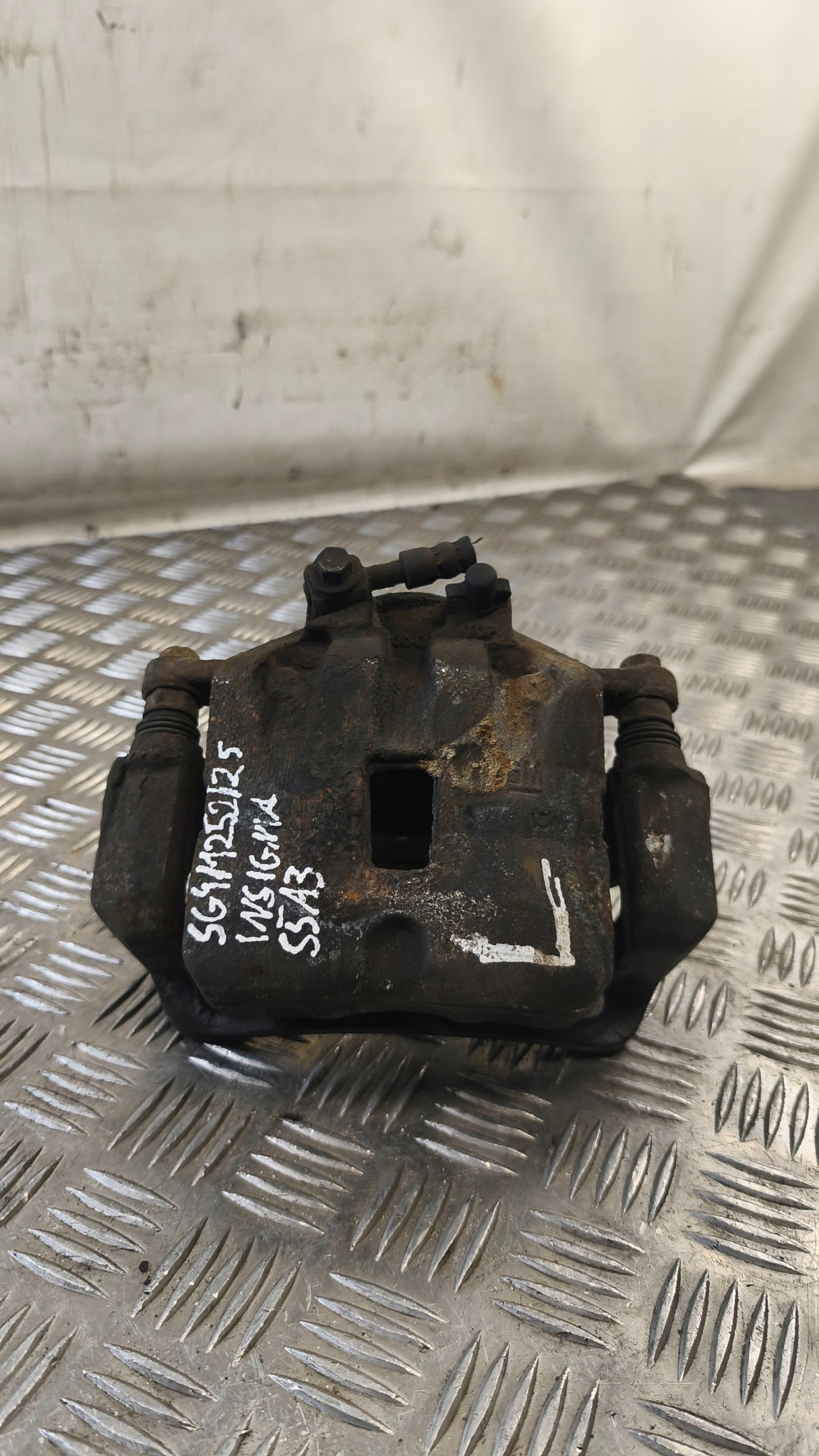 caliper brake left front OPEL INSIGNIE A 2.0 CDTI