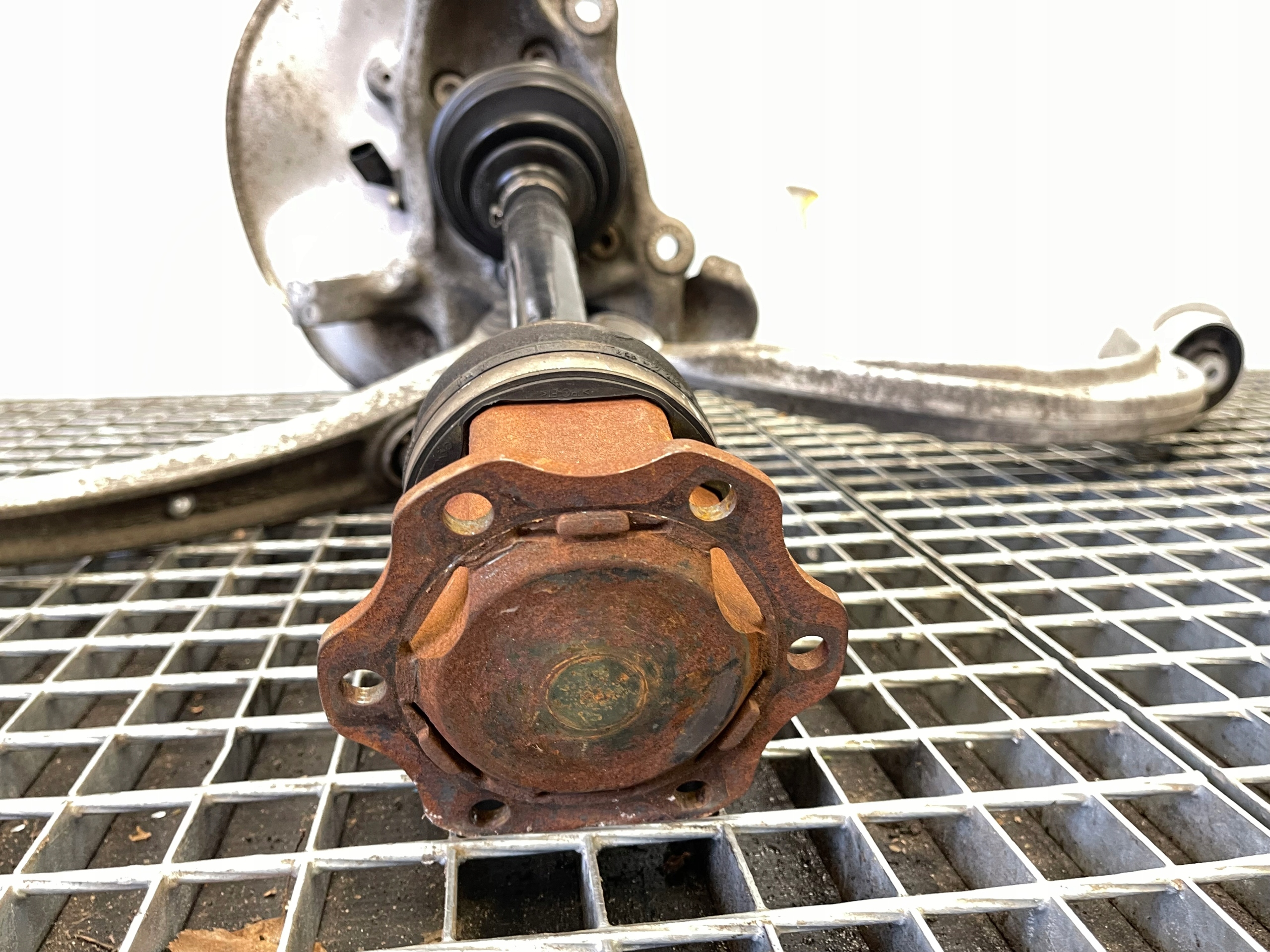 Audi A6 C7 4G otoč pravá předek ramene poloos 4G0407242
