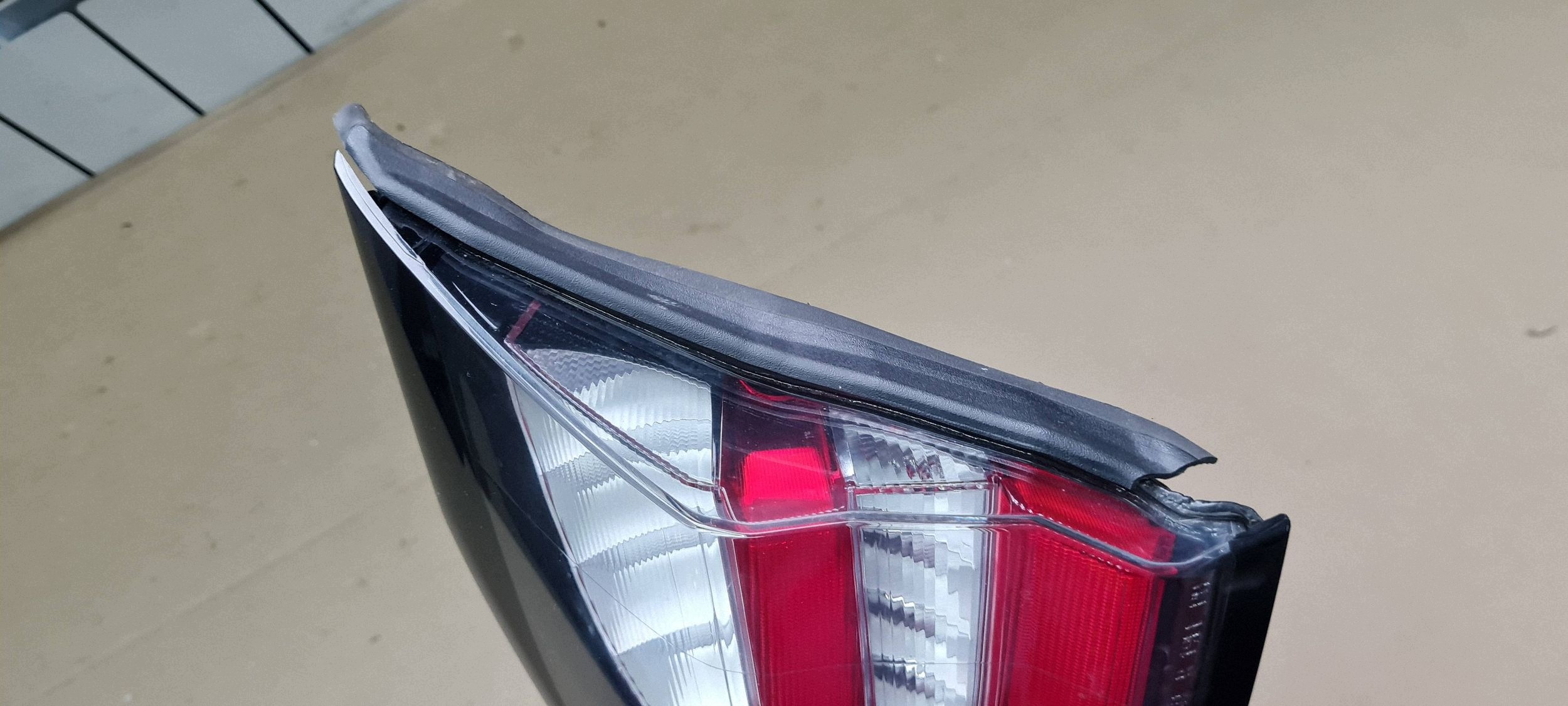 Ford Edge II 2020 ST LIFT light right rear part bonnet boot KT4B13A602A