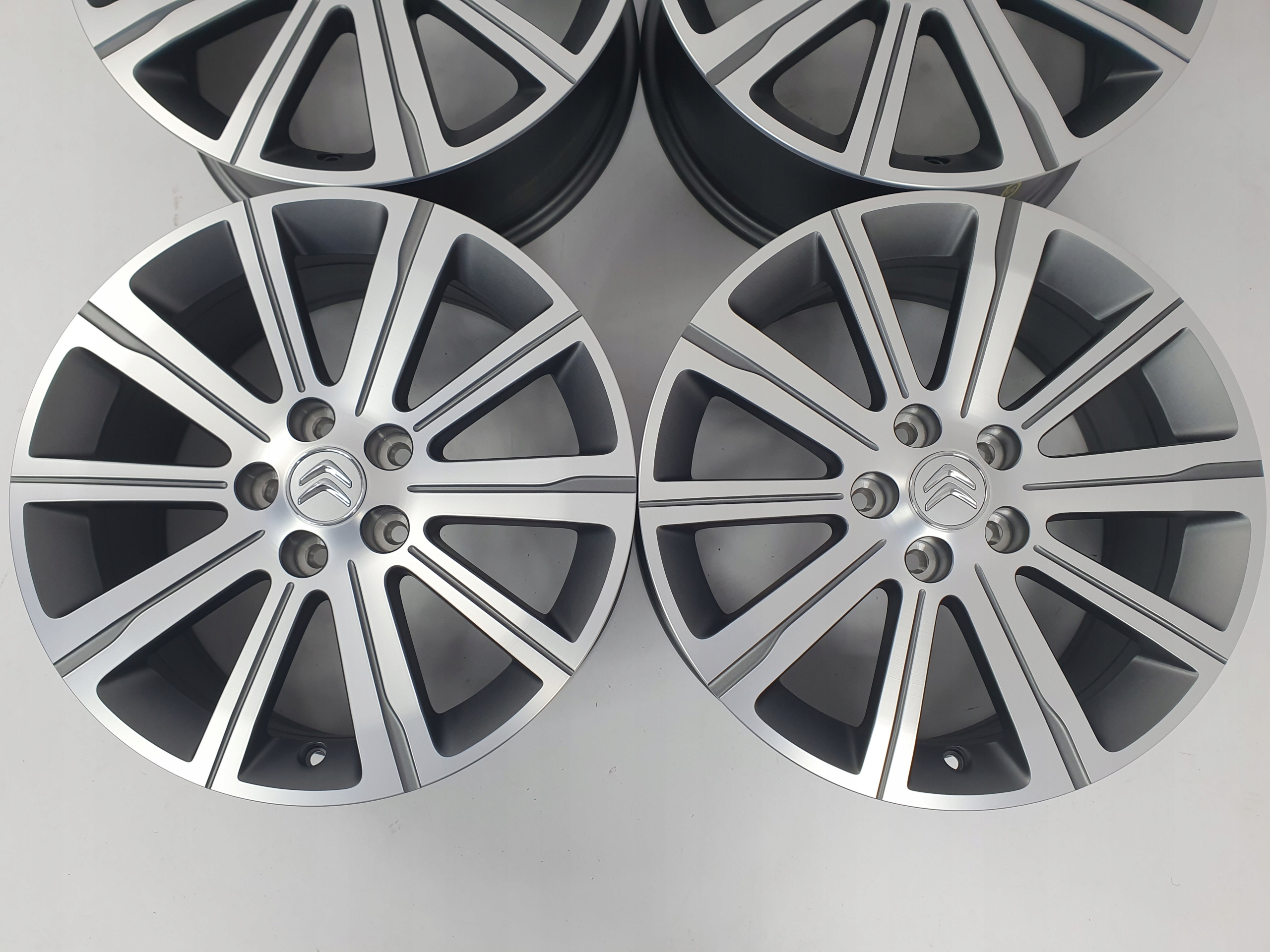 NOWE ORYGINALNE ALUFELGI CITROEN 17 Jumpy III 3 Kod producenta 9677990077