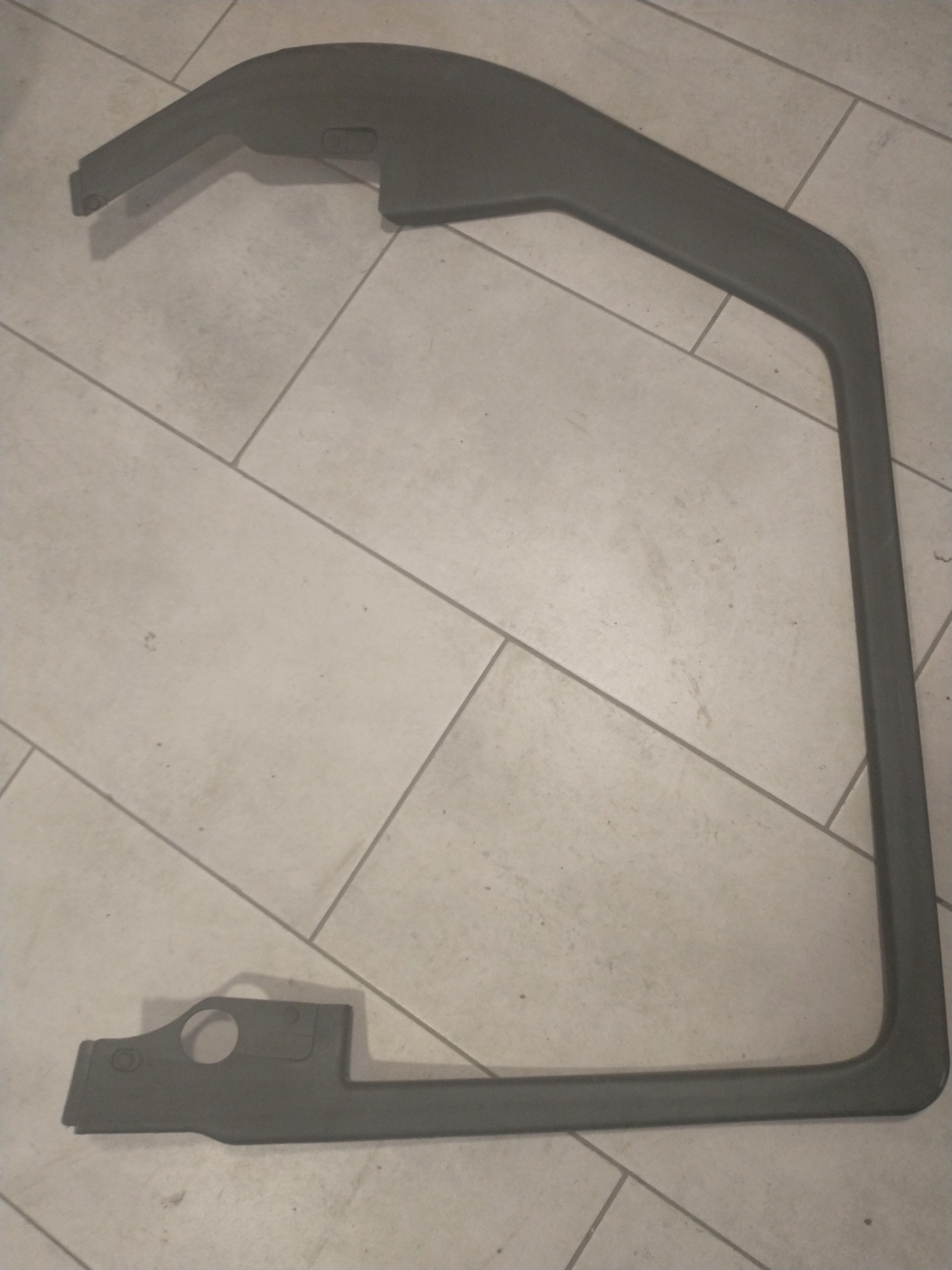 2011 2020 DODGE DURANGO RAMKA SZYBY LH WEWNETRZNA