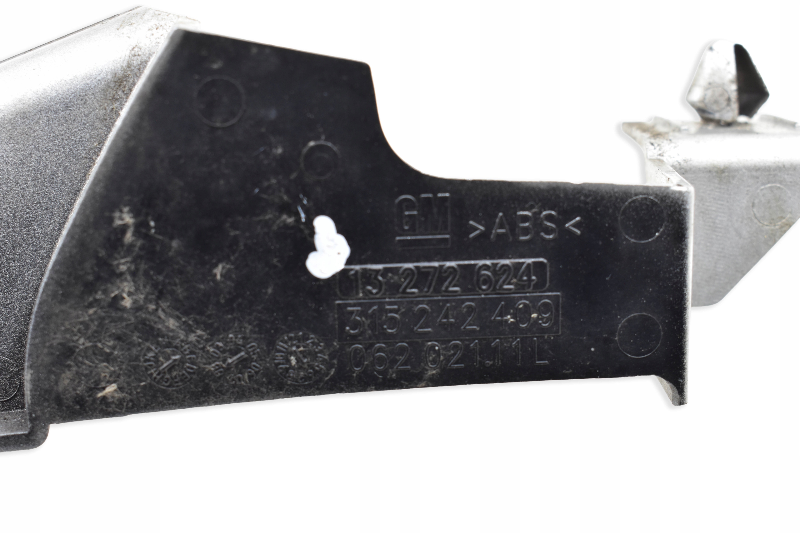 moulage aile de couverture OPEL ASTRA H 13272624