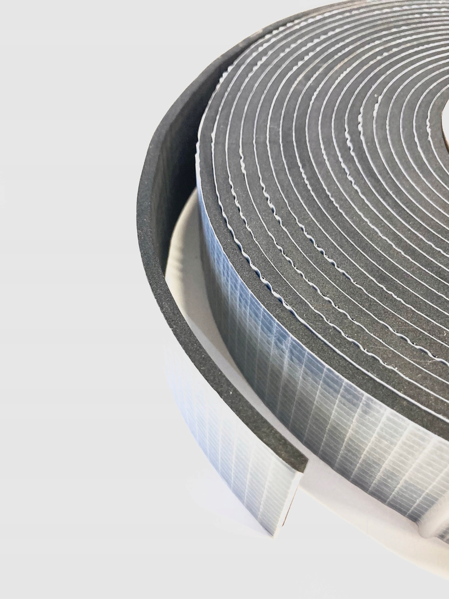 

Uszczelka Epdm Samoprzylepna 4mm x 30mm x 10m