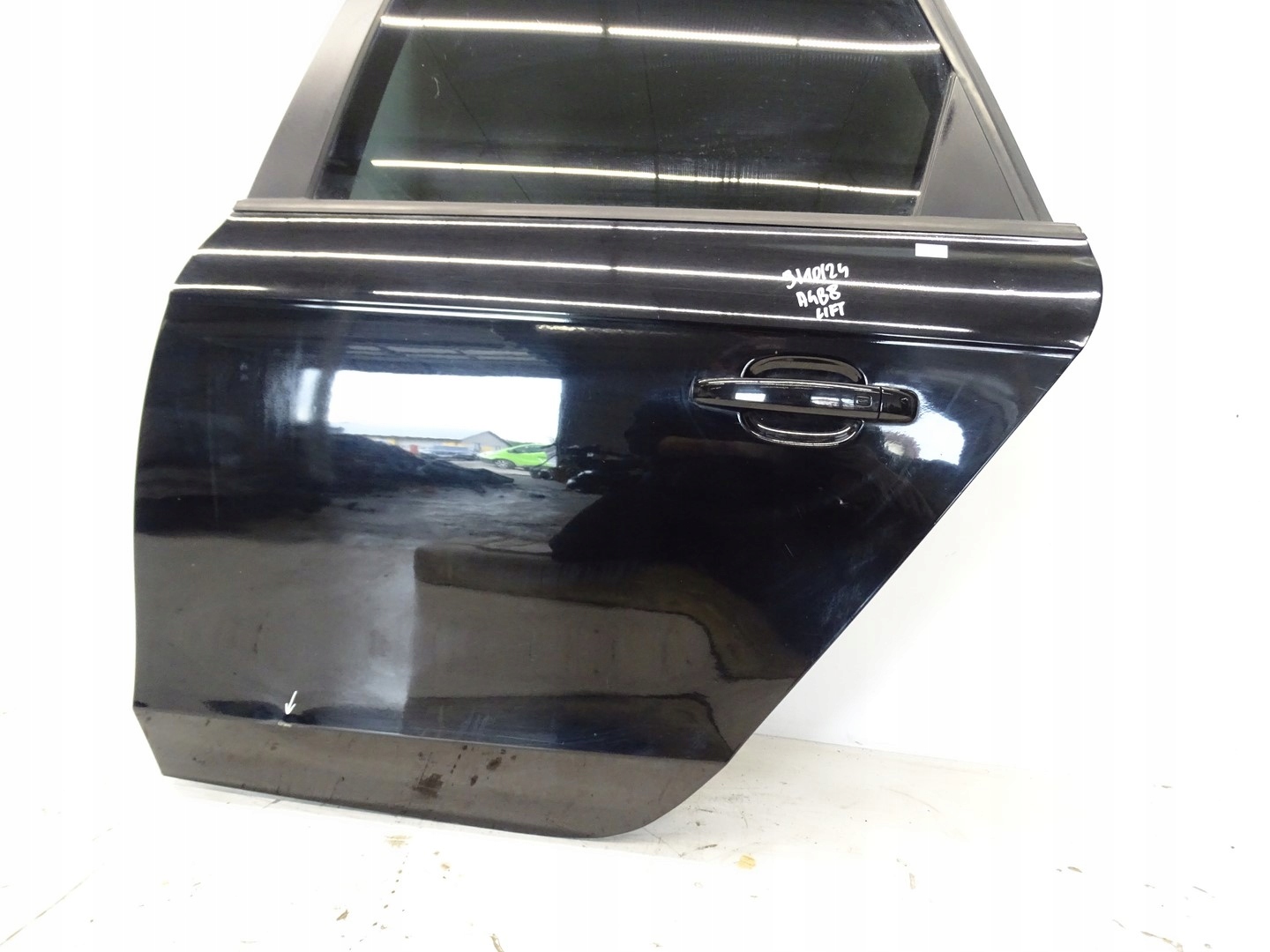 door left rear part left rear. AUDI A4 B8 LIFT sedan LY9B