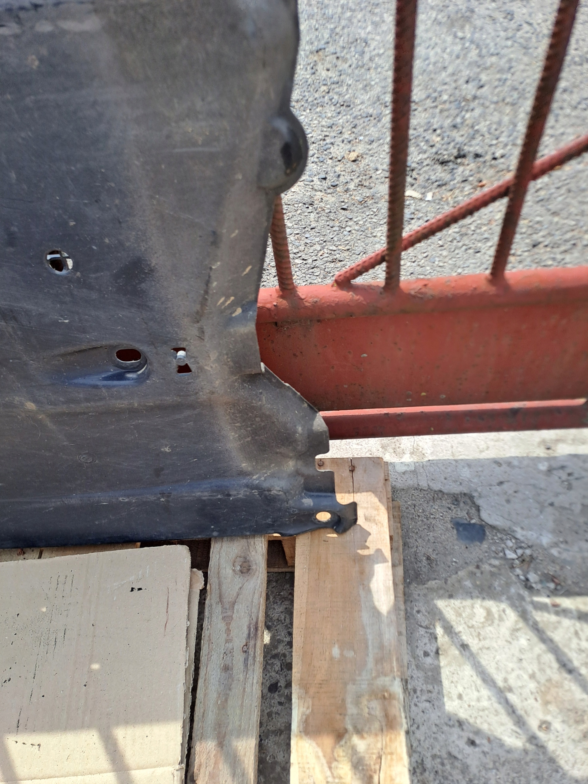 QASHQAI and J10 FL cover chassis right 74814BR00A