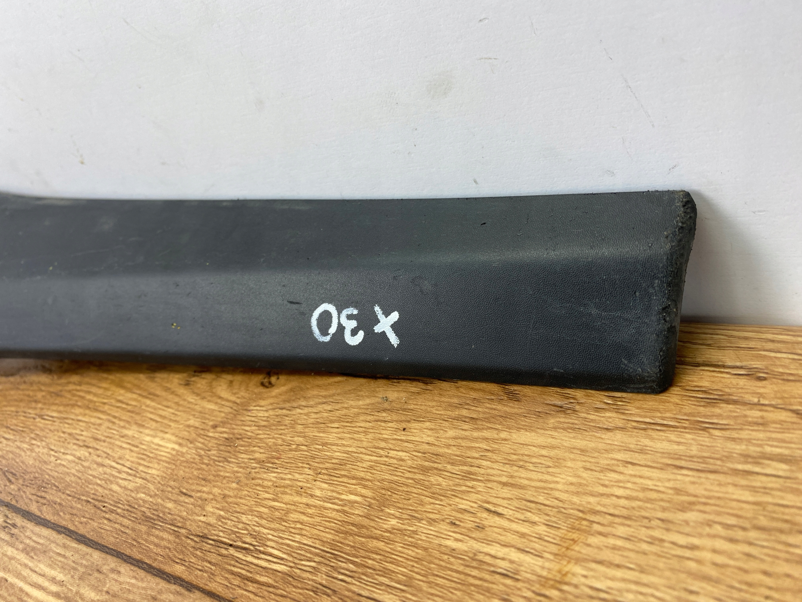 mudguard mudguard flap cover left front 5.7 Ram 1500 2019+