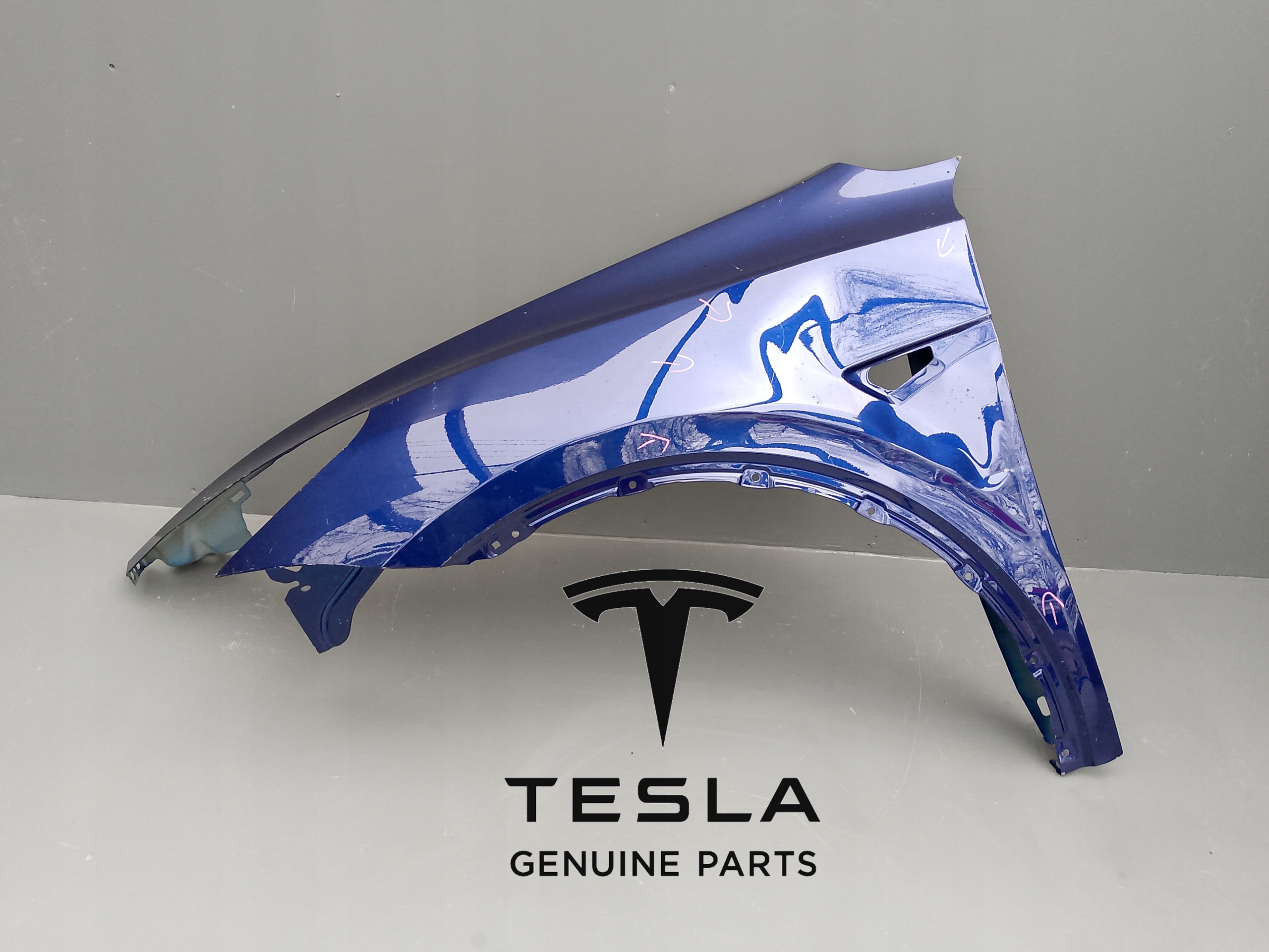 TESLA MODEL Y 2020- BŁOTNIK LEWY PRZEDNI =