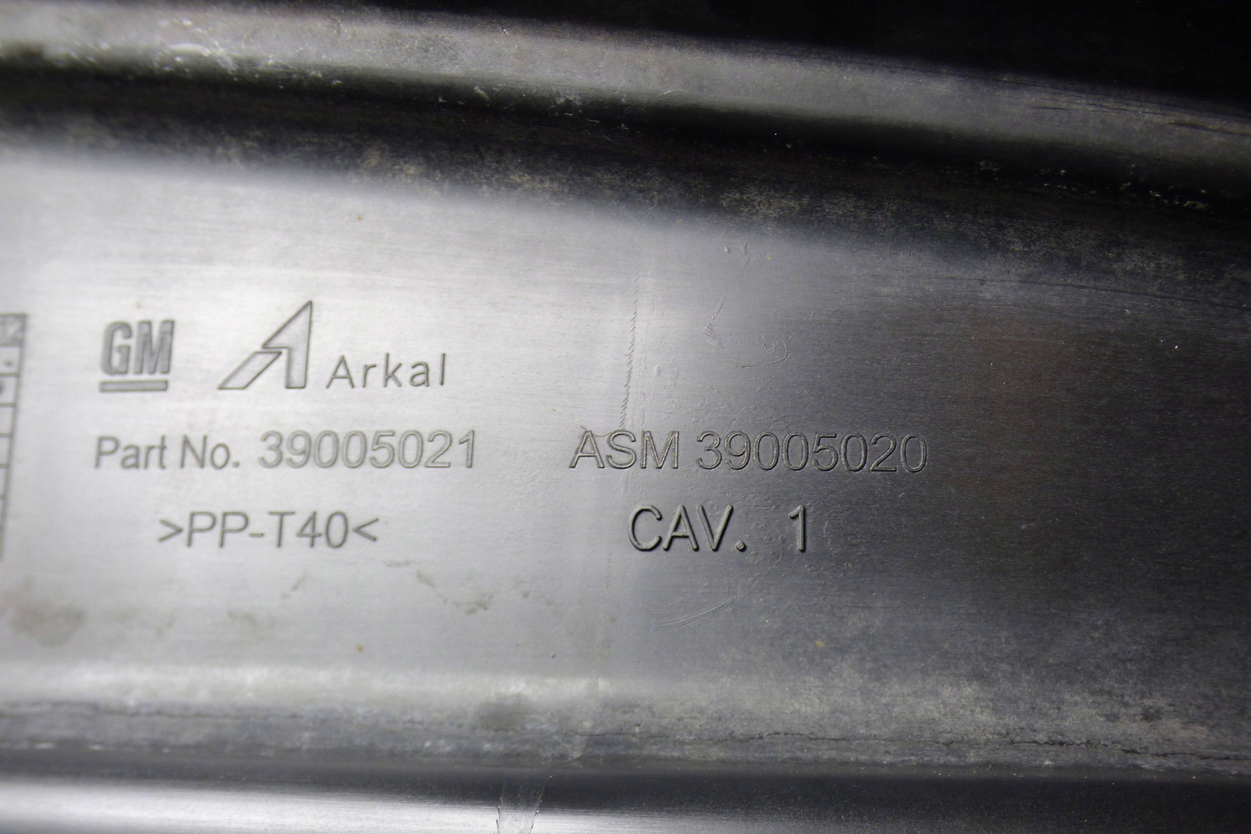 torpedo lower front 39005021 original stbdb europa Opel Corsa E