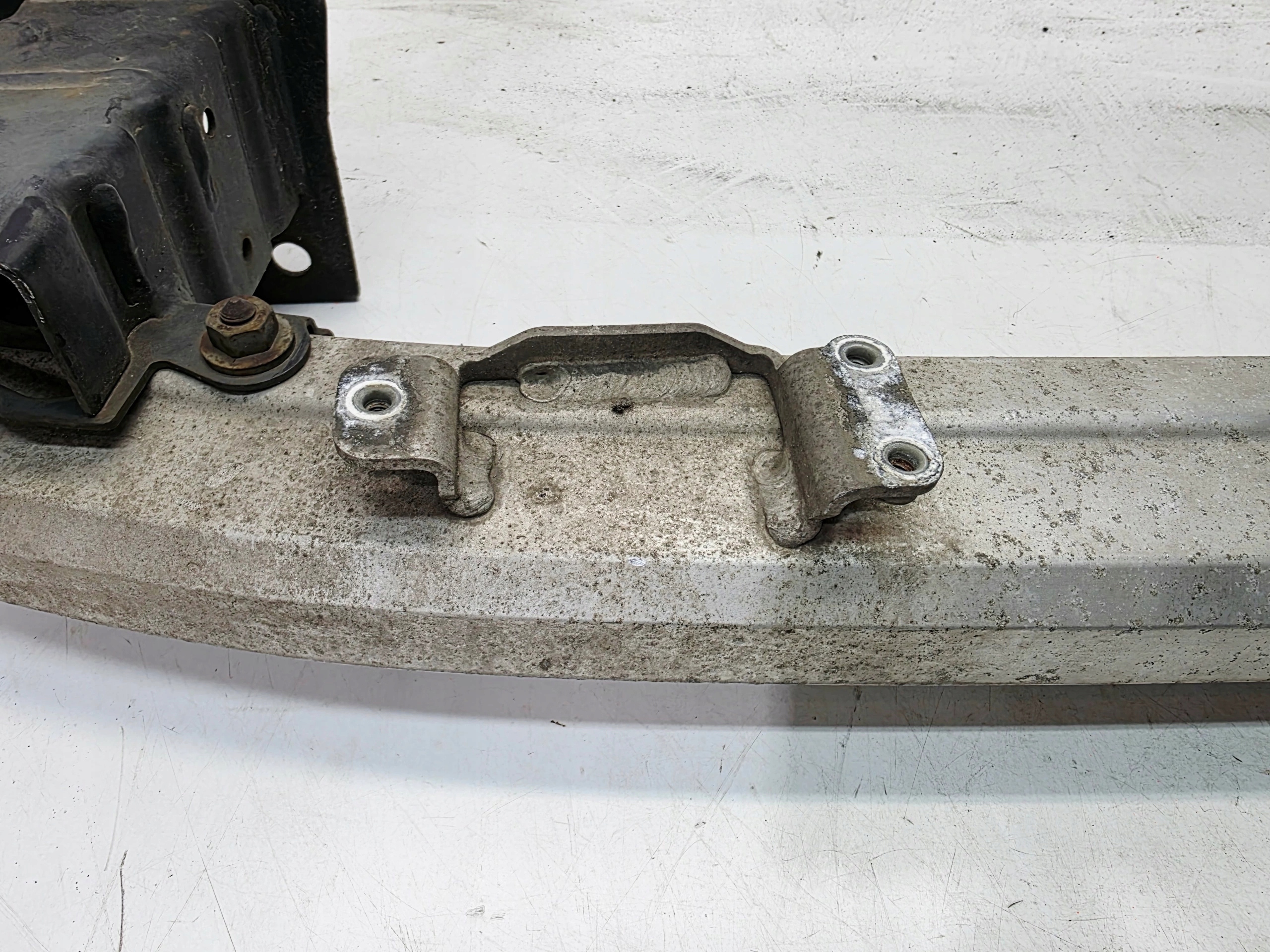 sider below bumper front below RADAR AUDI Q7 4L 4L0807113A