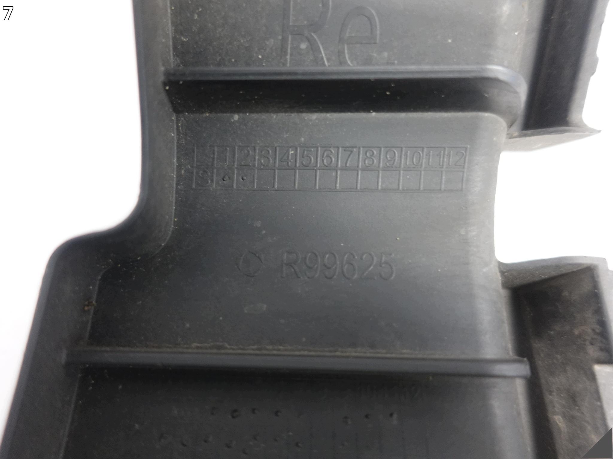MERCEDES E-class W214 23- support holder console W bumper rear part right