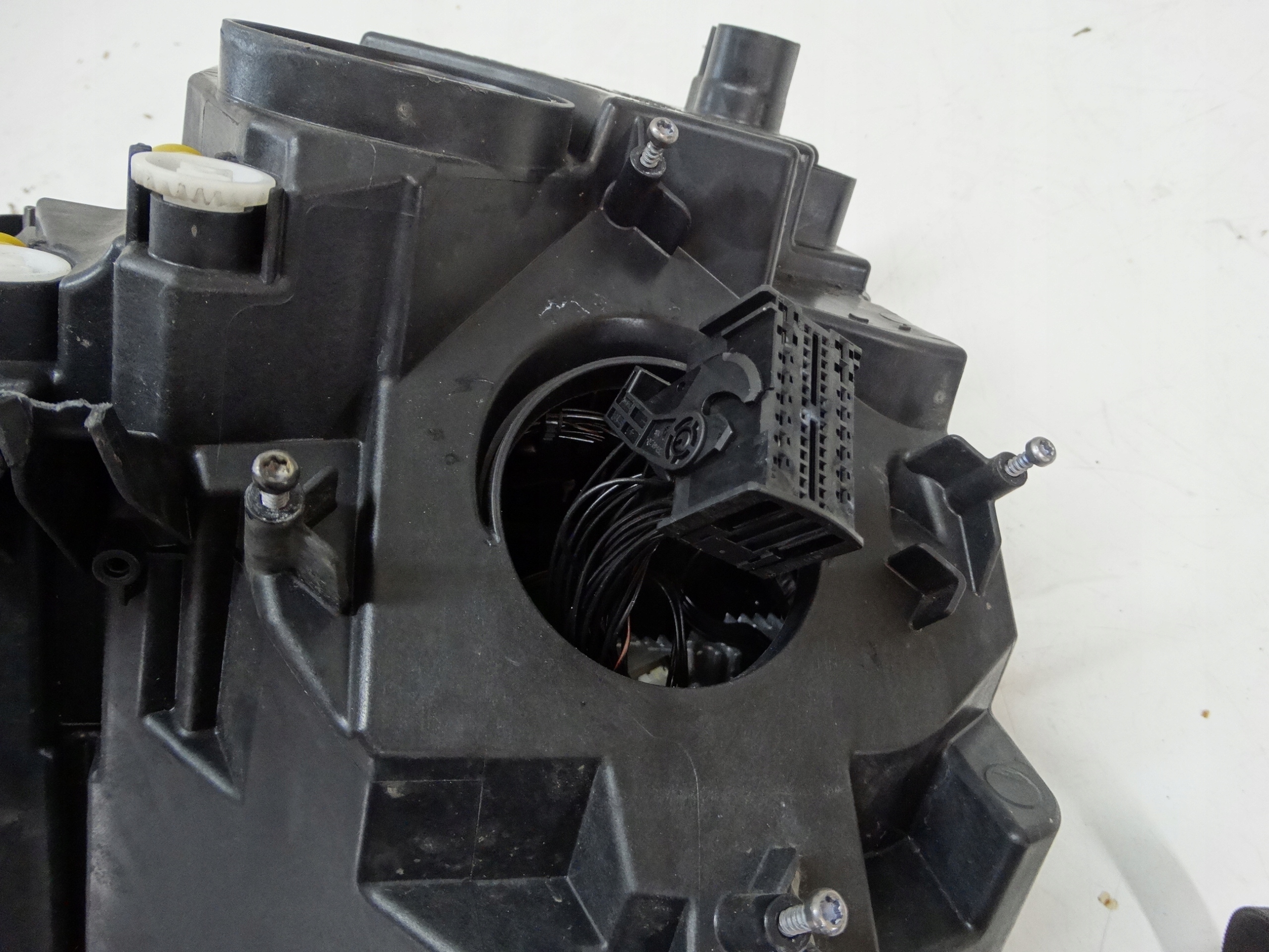 light REFLEKTOR right front SKODA KAROQ 57B941016B