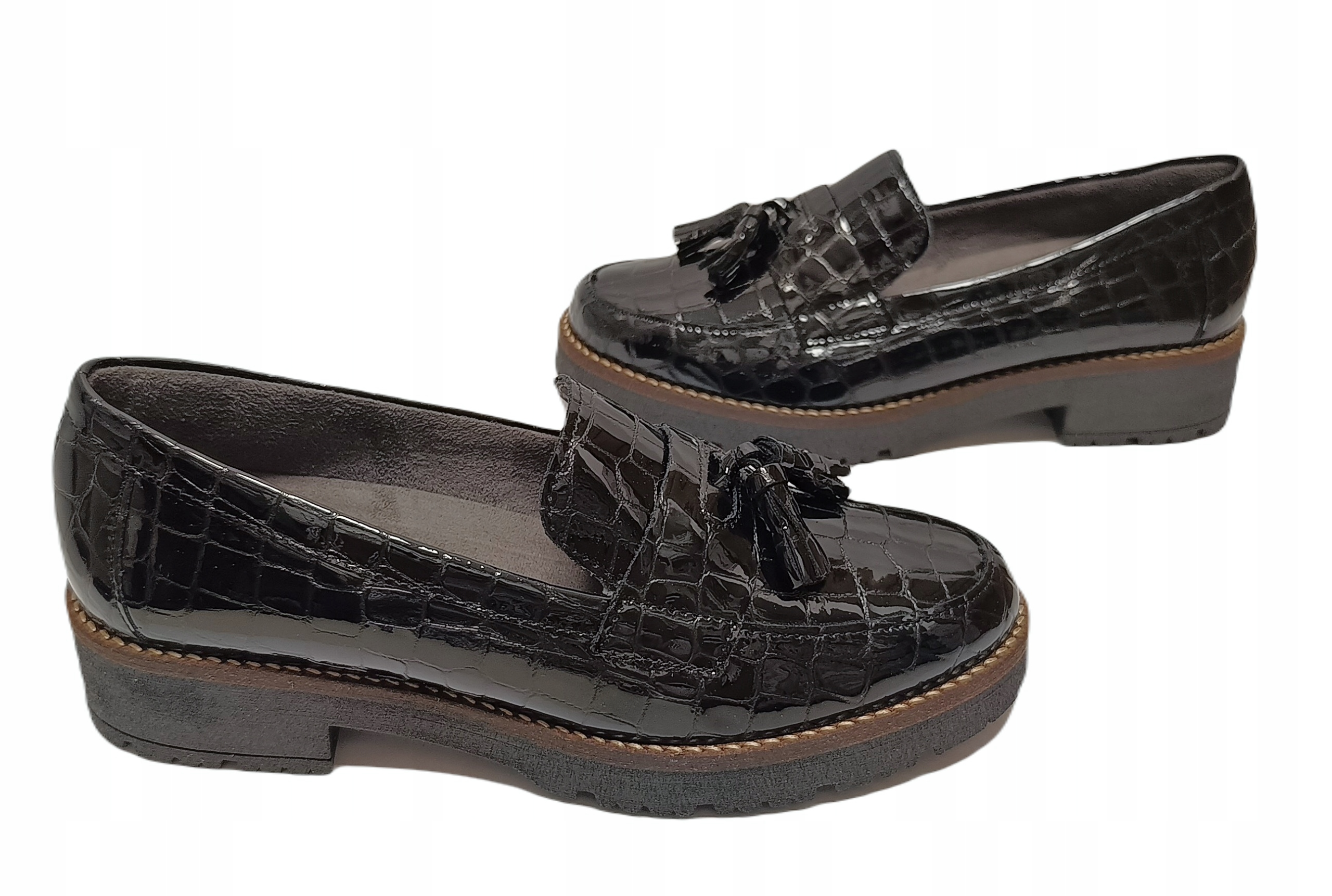 Loafersy mokasíny kožené Pitillos 10080 černý lak r38