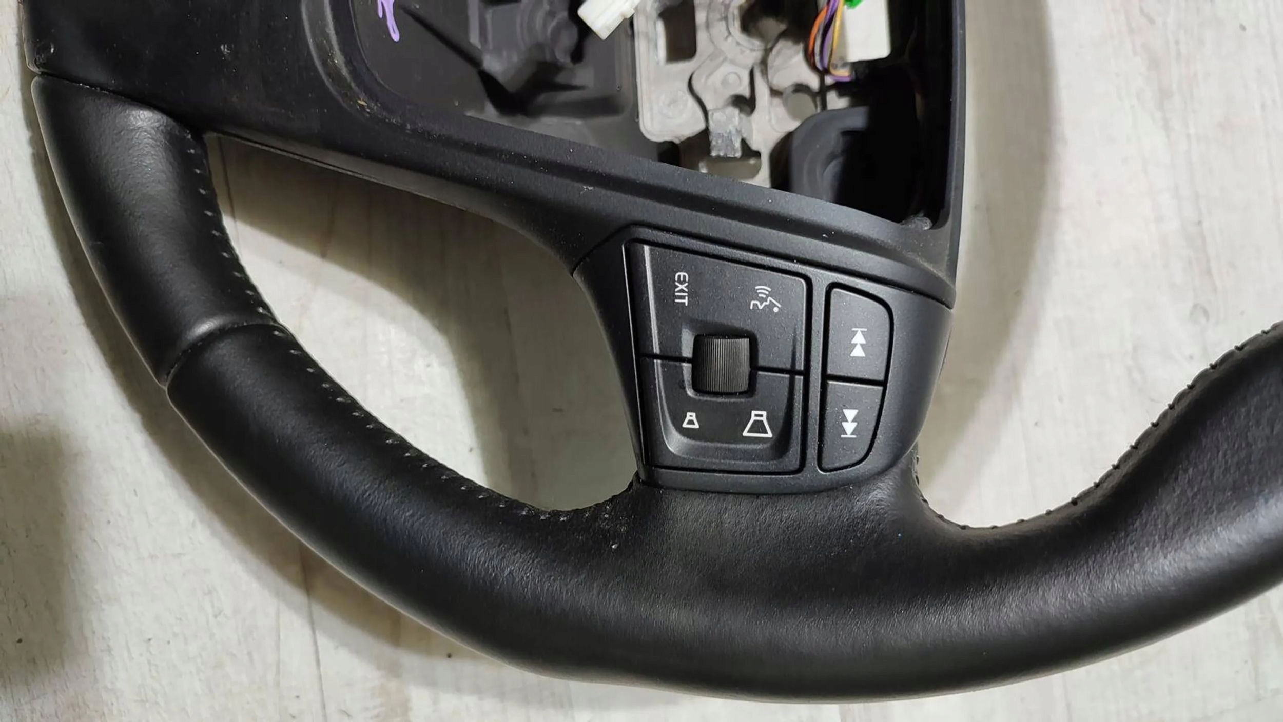 Volvo V40 2018 lenkrad