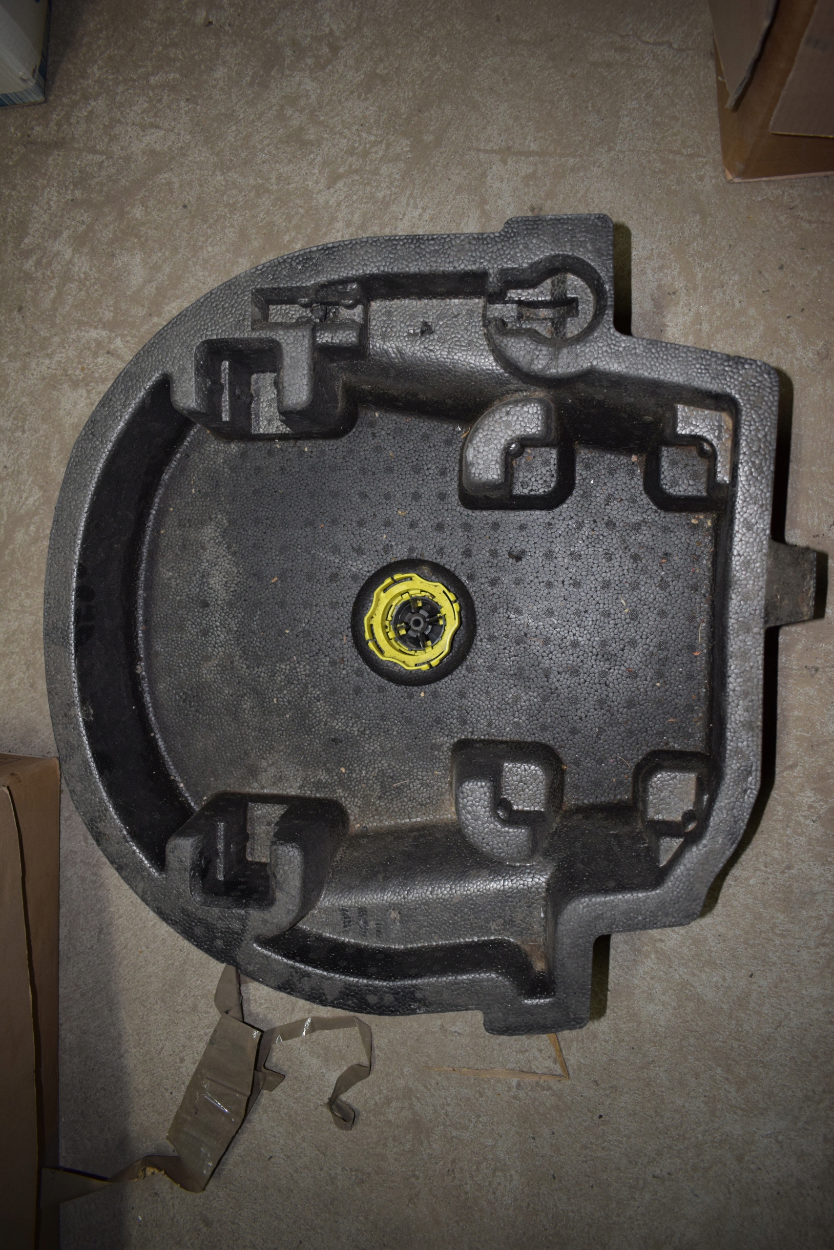 9801863780 - PEUGEOT 208 ЗАПАСНЕ КОЛЕСО ВСТАВКА ПІНОПОЛІСТИРОЛ