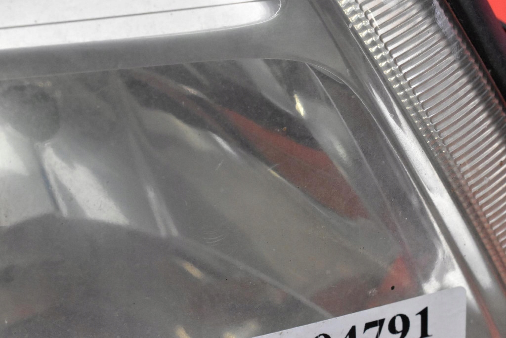 REFLEKTOR right light front lens XENON EU 155888-00 OPEL VECTRA C 02-05