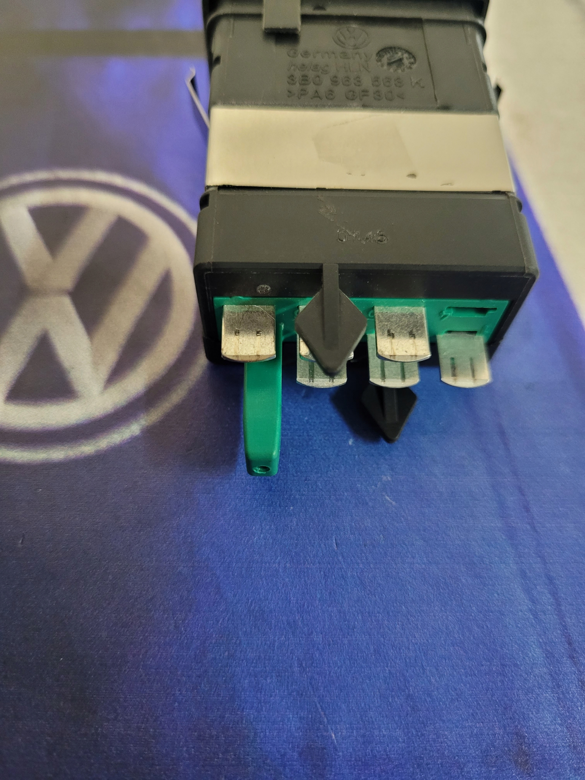 switch GRZANIA seats VOLKSWAGEN PASSAT 3B0 963