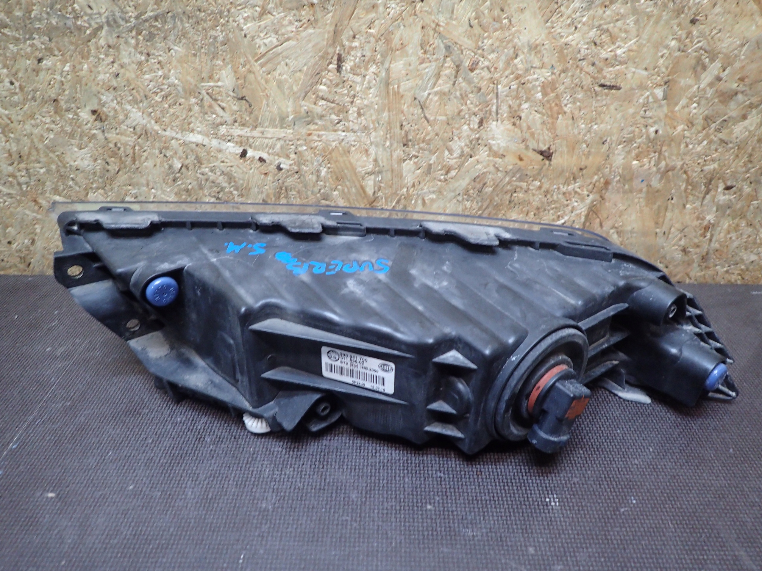 NEBELSCHEINWERFER RECHTS SKODA SUPERB III 3 3V0941700